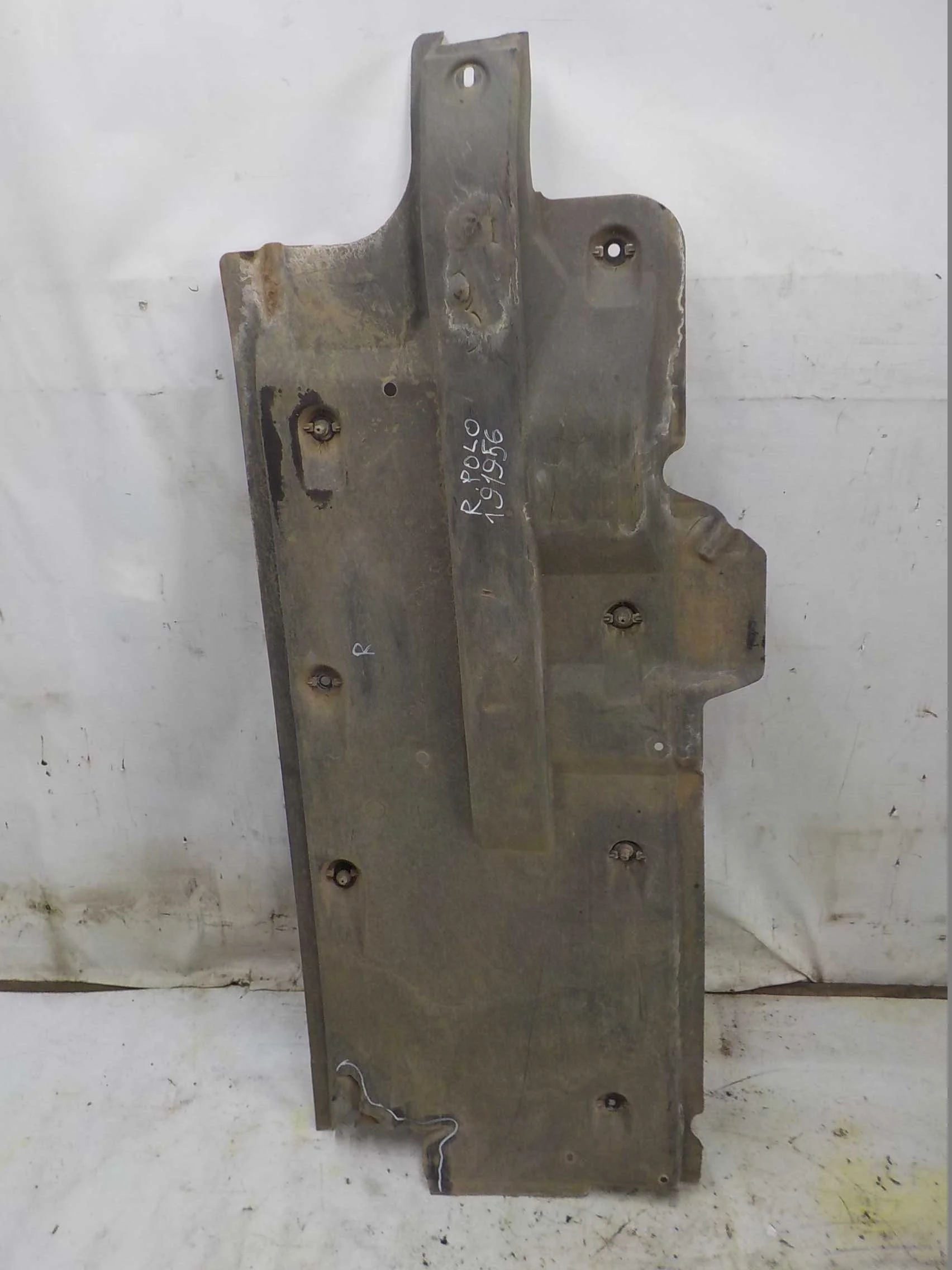 Защита днища кузова Volkswagen Polo V рестайлинг (2015—2020)  Право