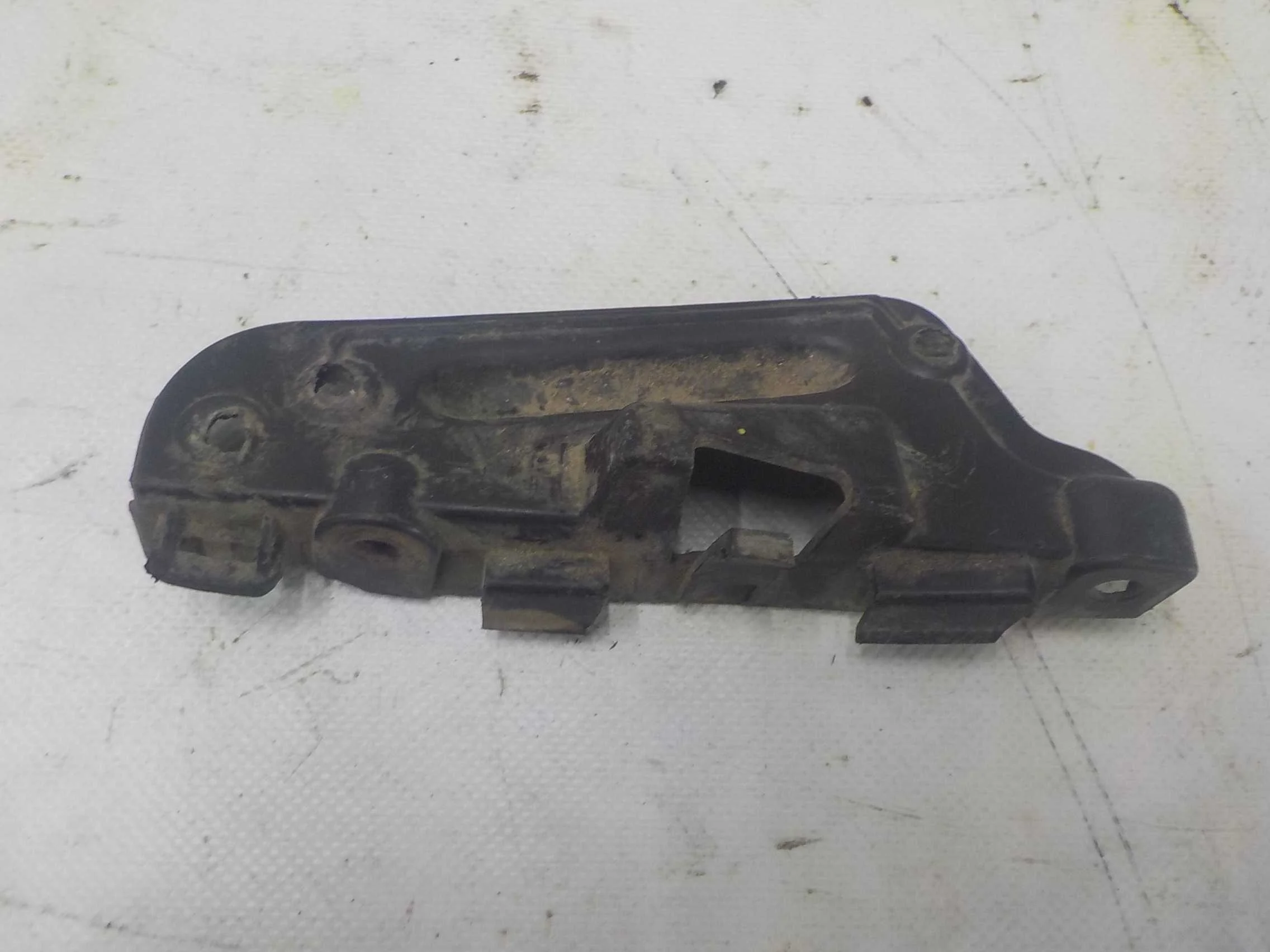 кронштейн бампера Renault Megane II (2002—2006) Зад Право