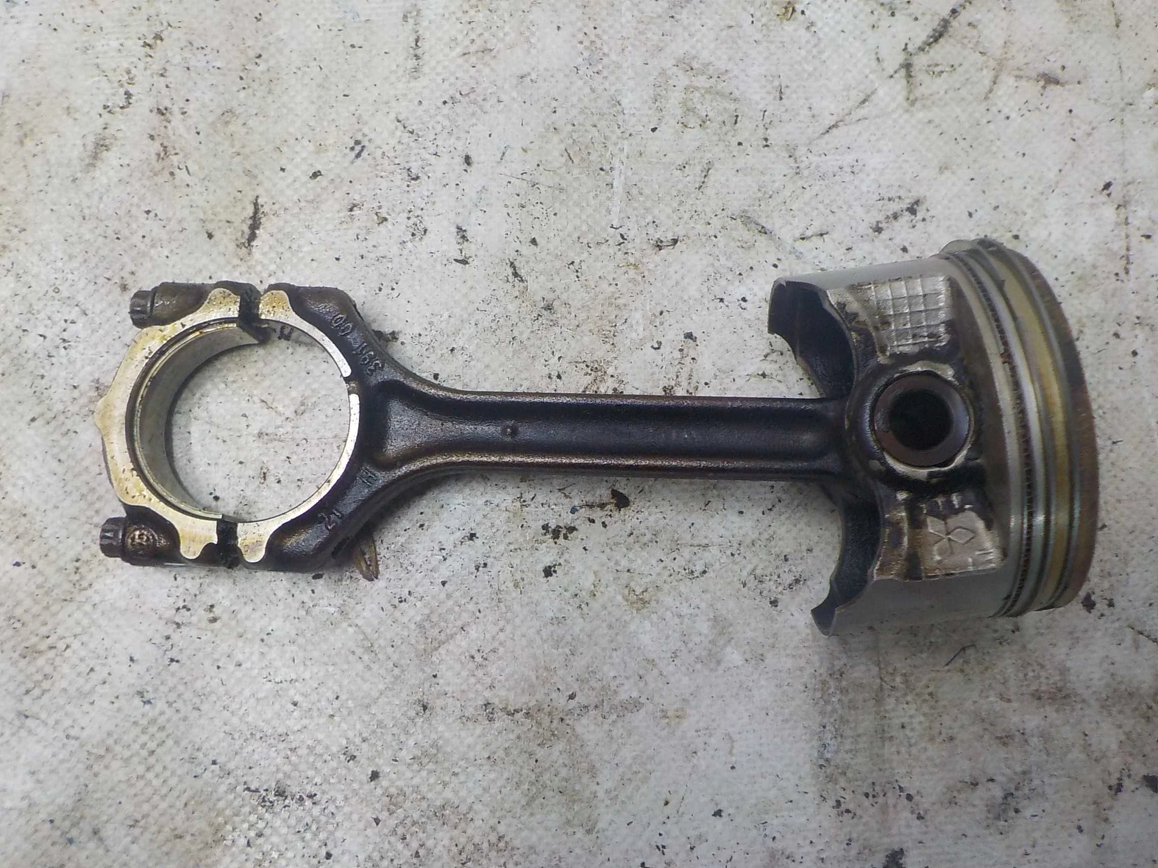 Поршень с шатуном Mitsubishi Lancer X (2007—2010)