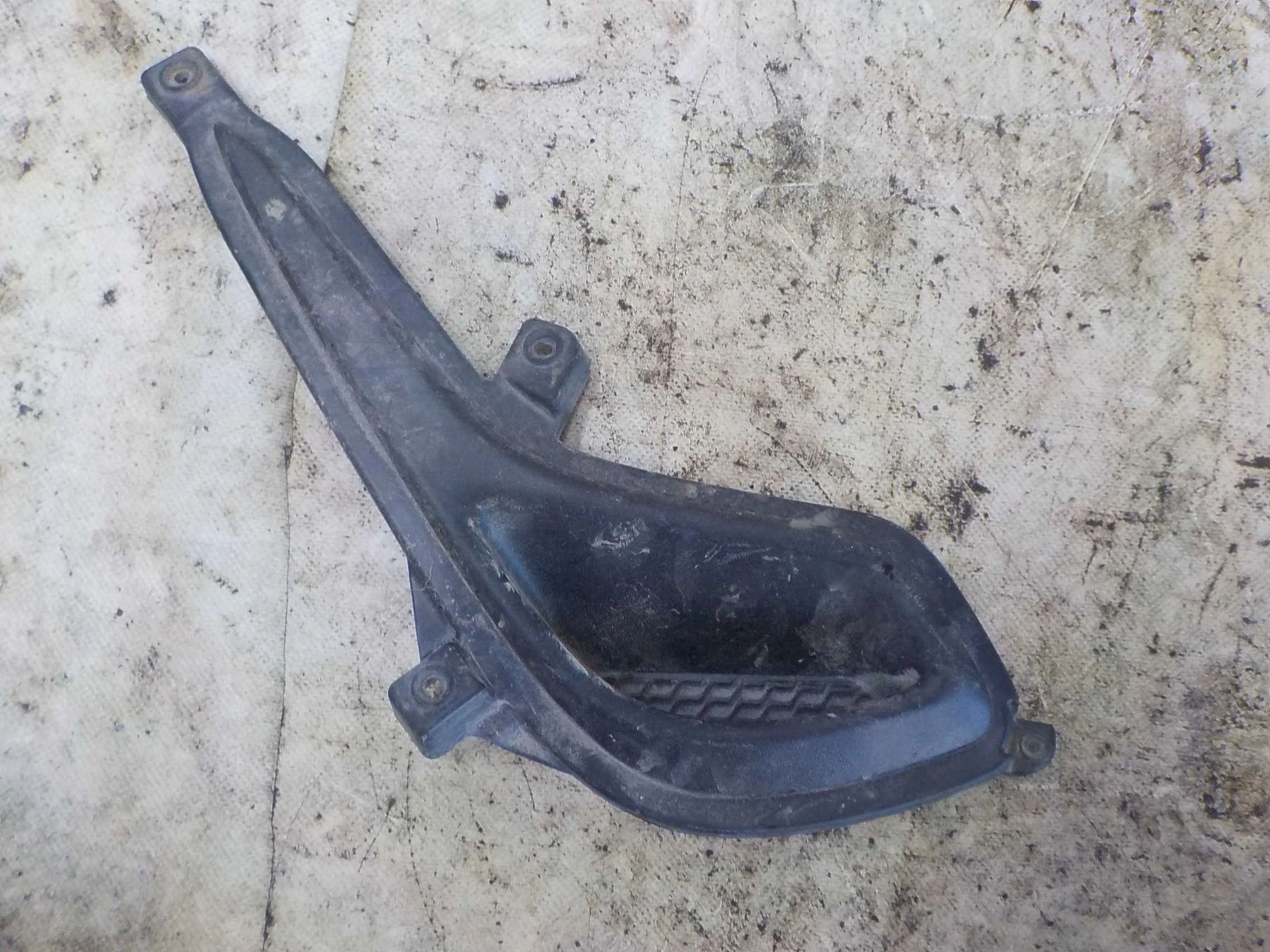 накладка на бампер Hyundai Solaris I (2010—2014) Перед Лево