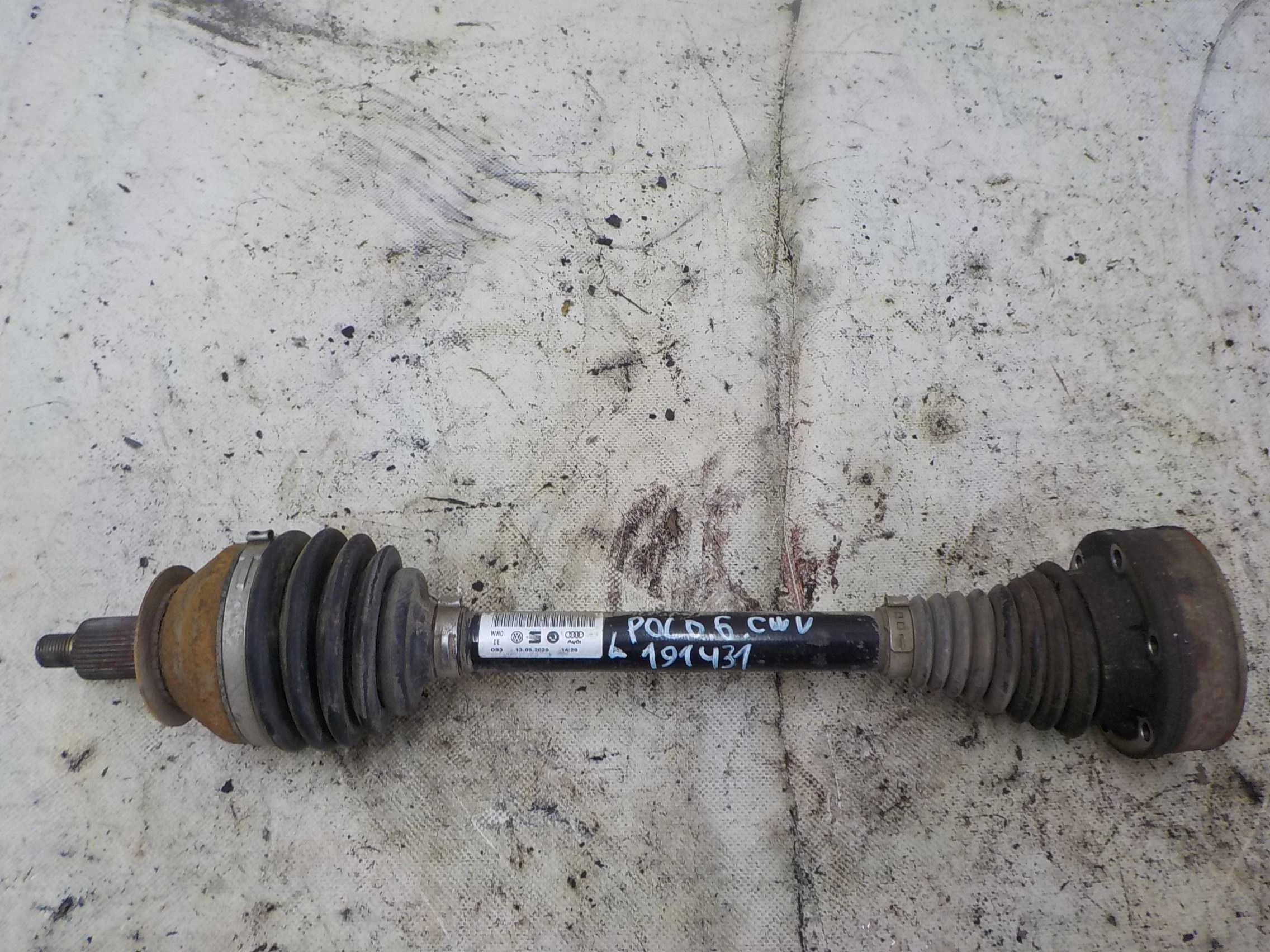 Привод Audi A1 8X (2010—2015)  Лево