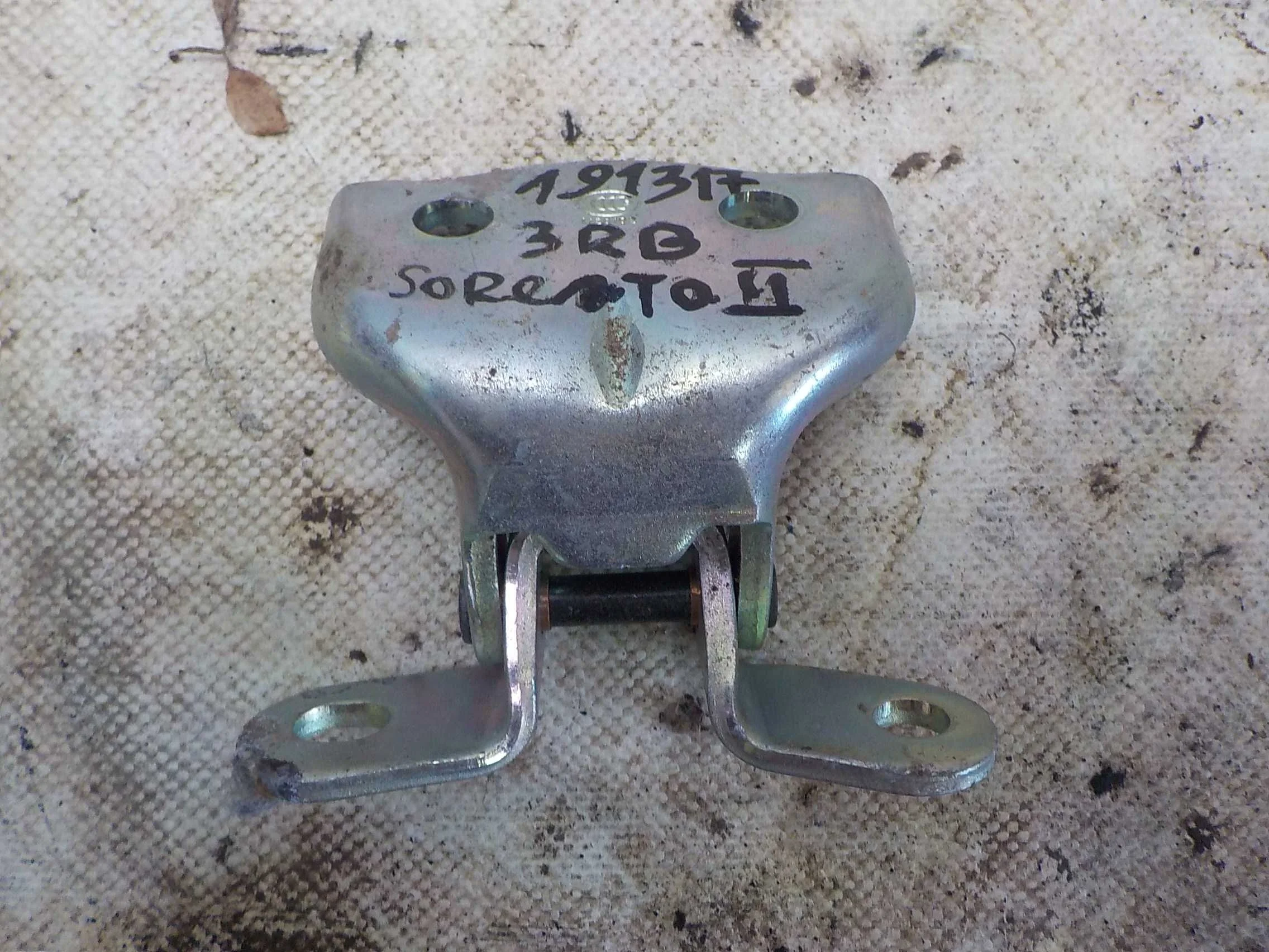 Петля двери Kia Sorento II (2009—2012) Зад Право Верх