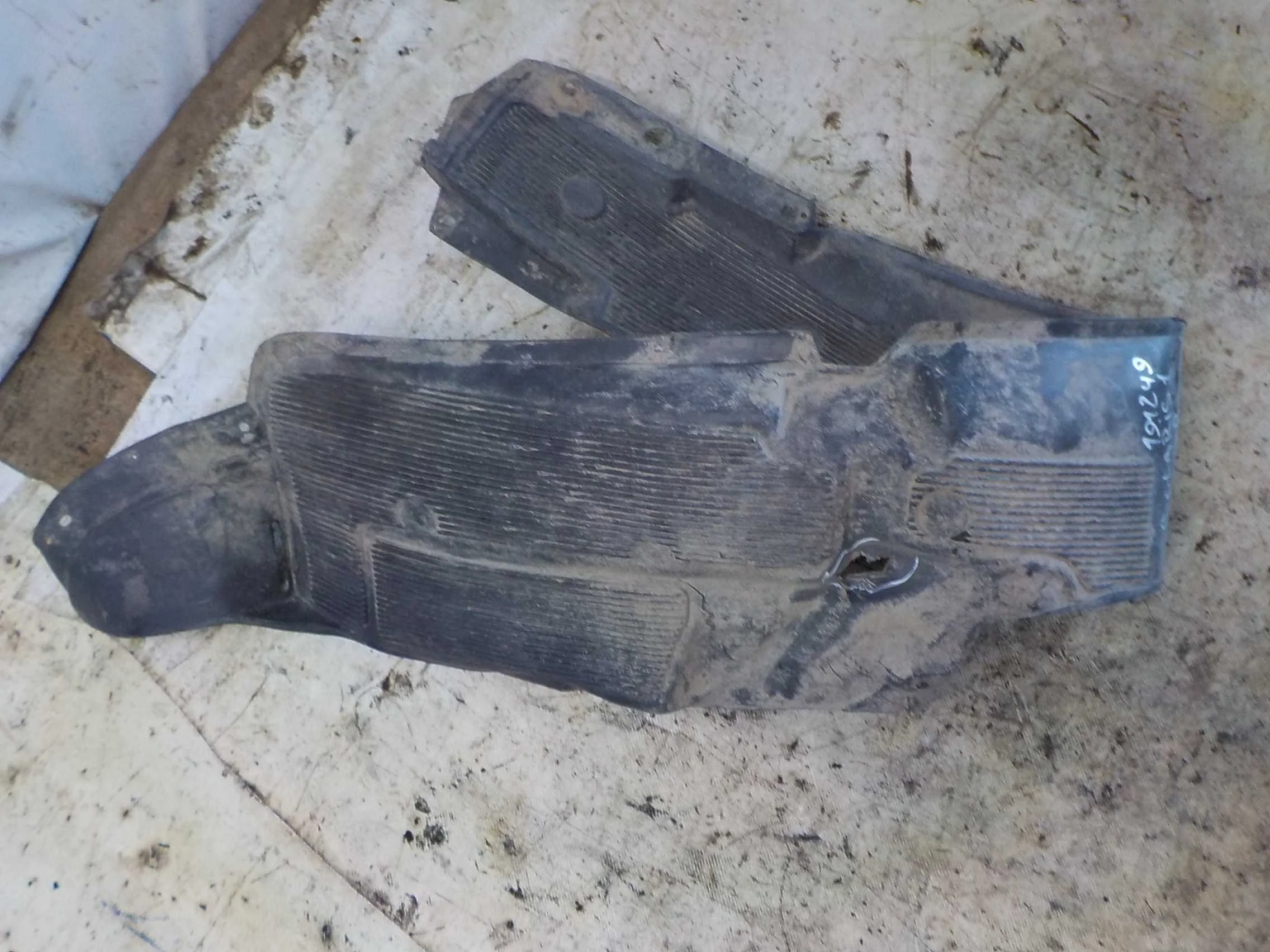 Подкрылок Hyundai Solaris I (2010—2014) Перед Право