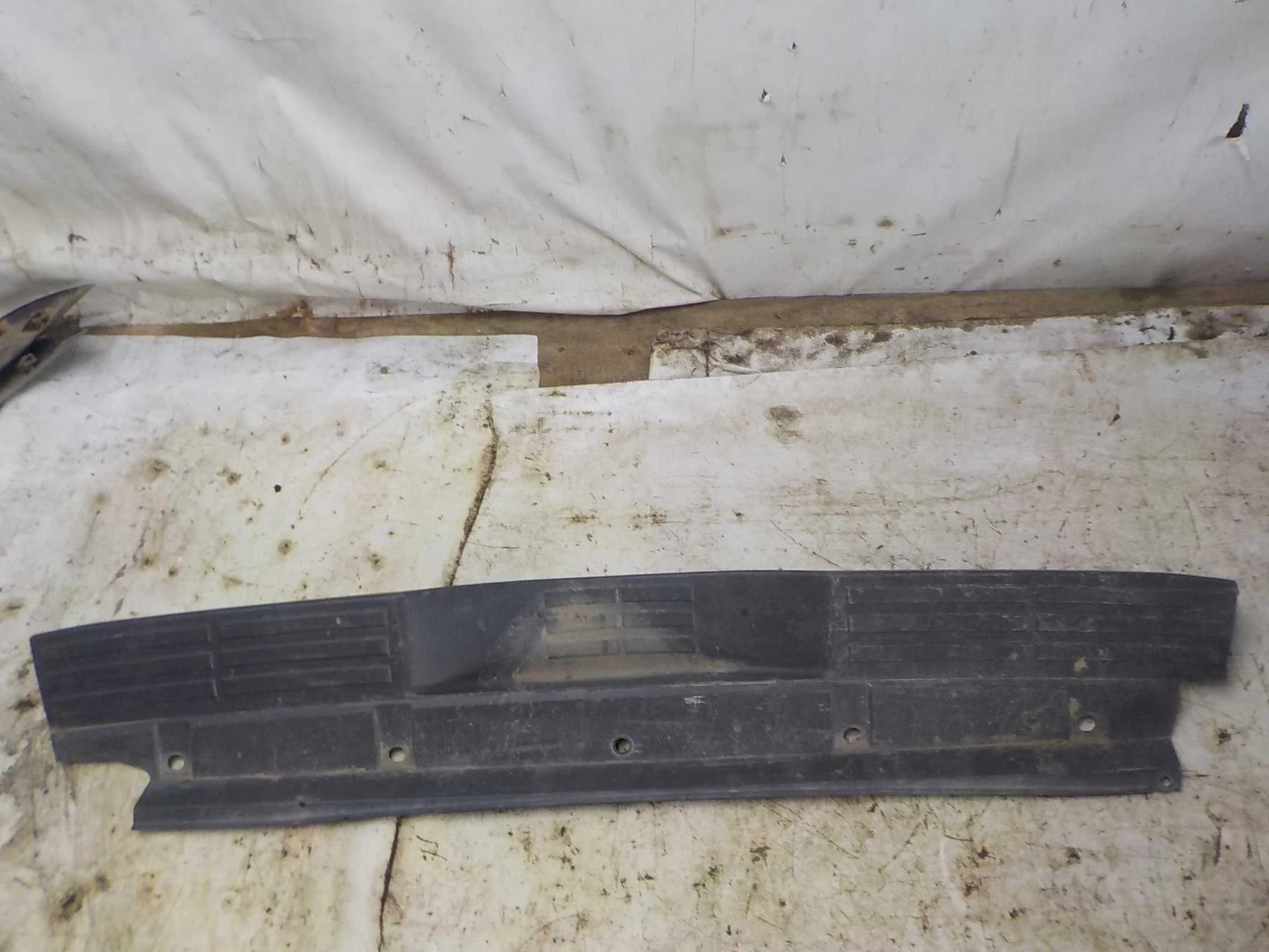 накладка на бампер Mitsubishi Montero IV (2006—2021) Зад