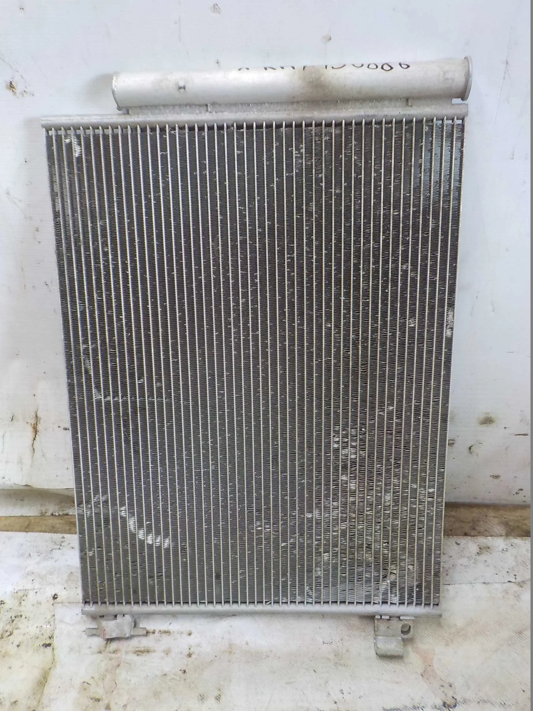 Радиатор кондиционера Renault Logan II рестайлинг (2018—2022)