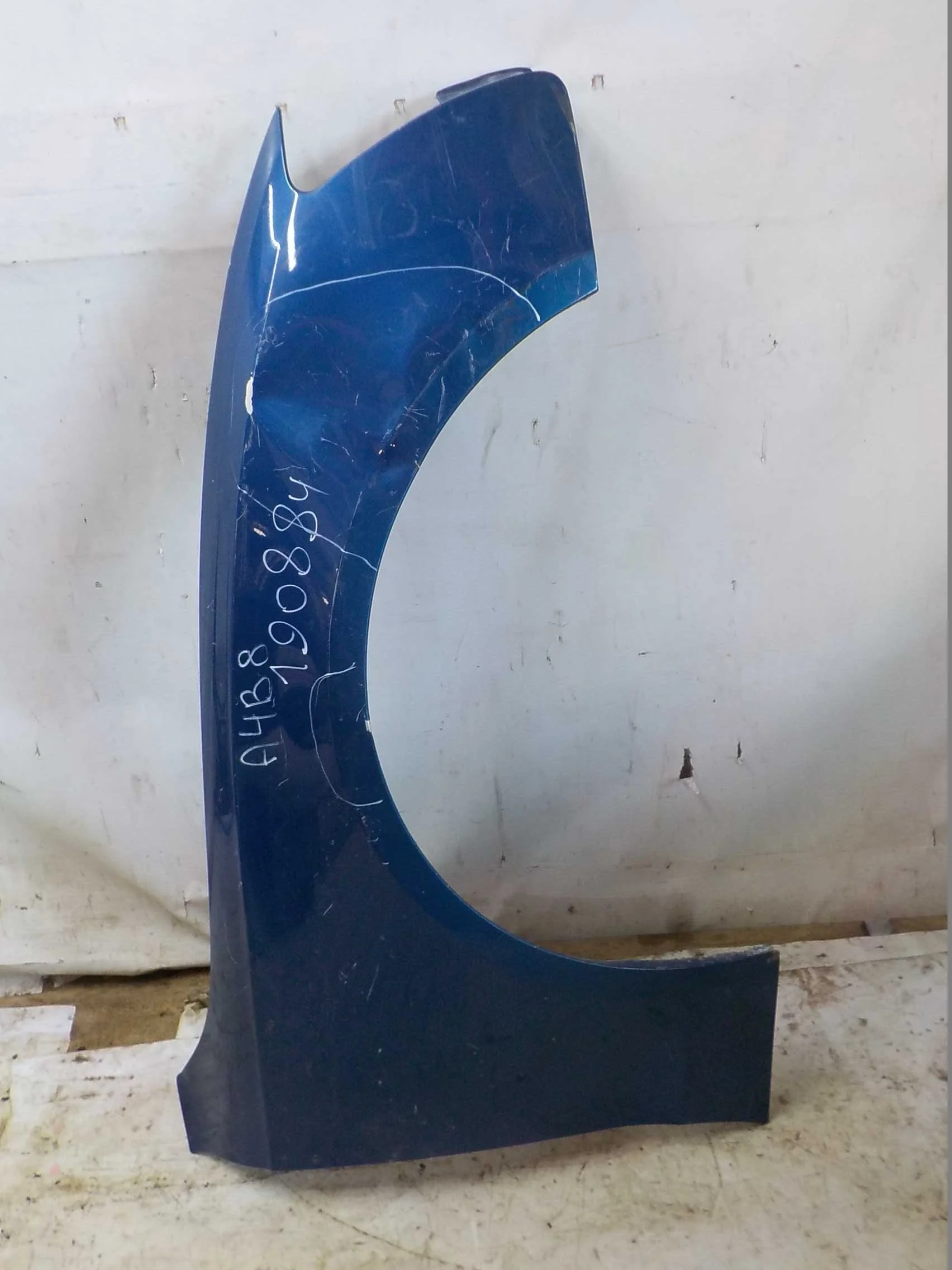 Крыло Audi A4 B8 (2007—2012) Перед Право