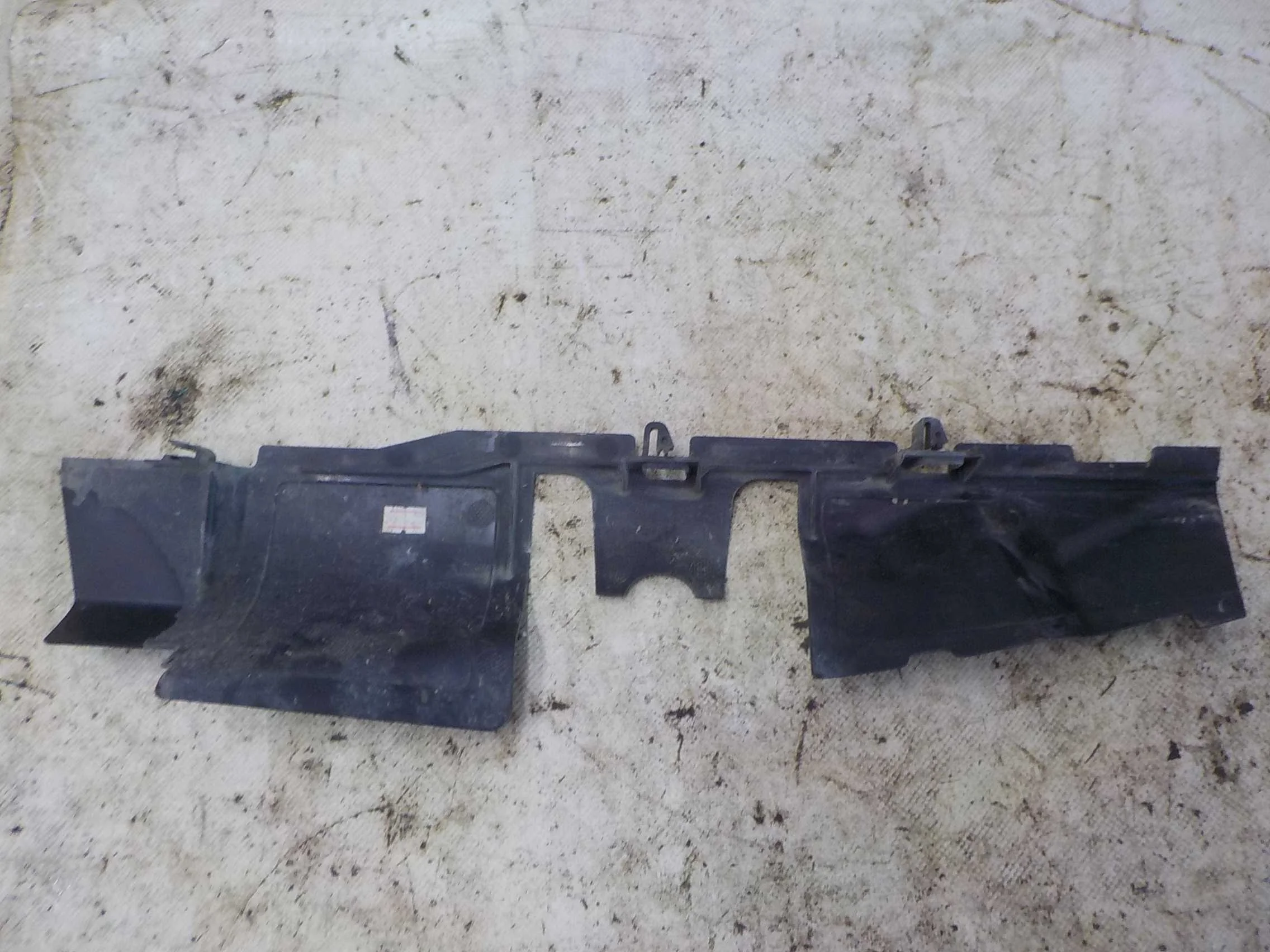 Дефлектор радиатора Volkswagen Polo VI (2020—2023)  Право