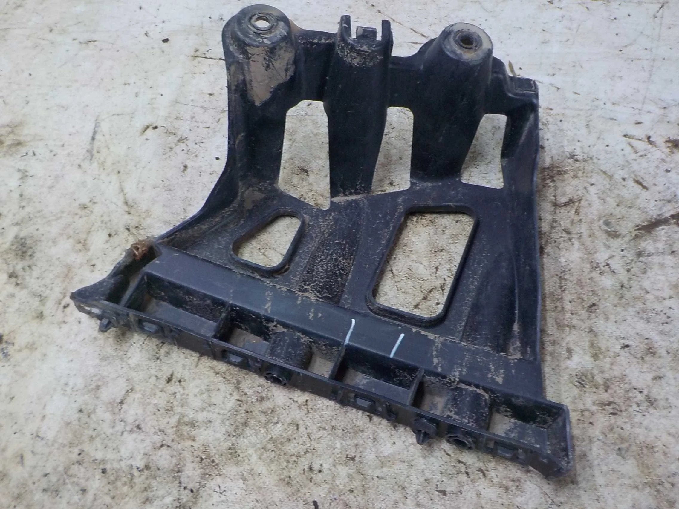 кронштейн бампера Citroen C4 II (2010—2016) Зад Лево