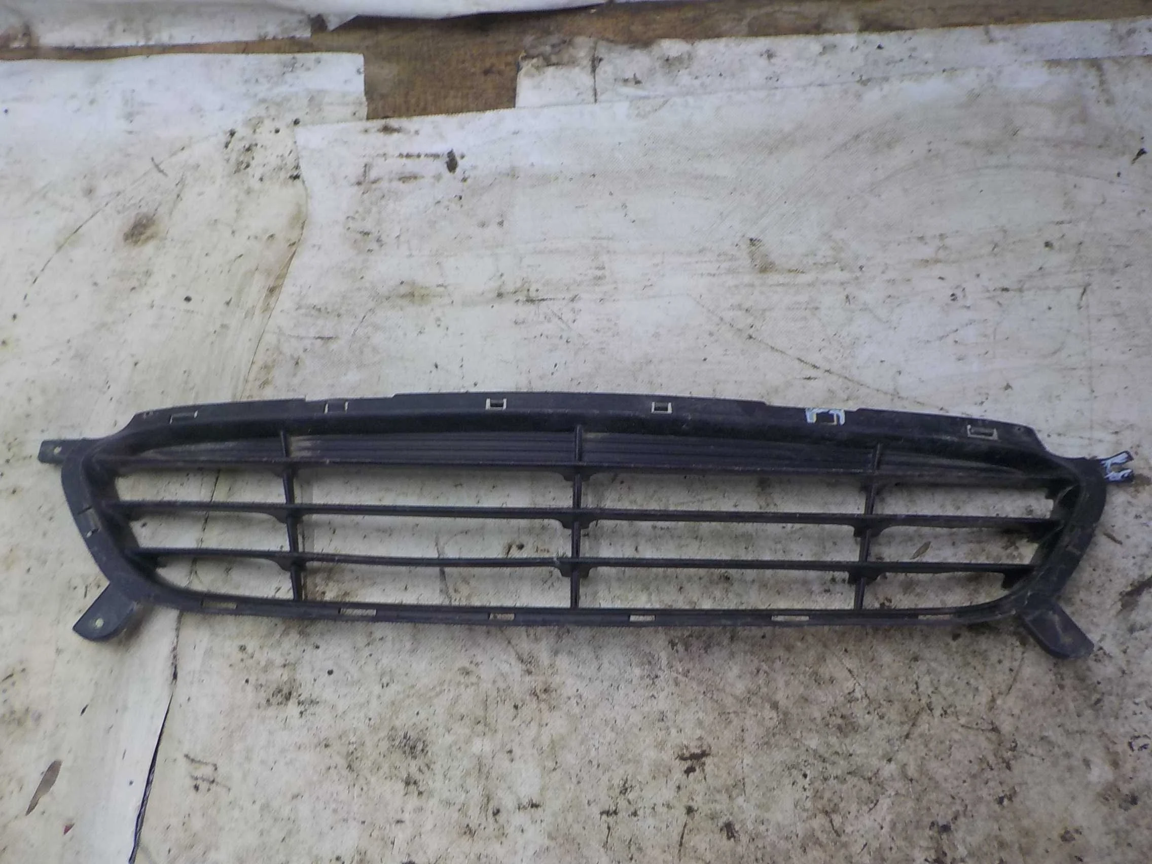 решетка бампера Hyundai Solaris I (2010—2014)