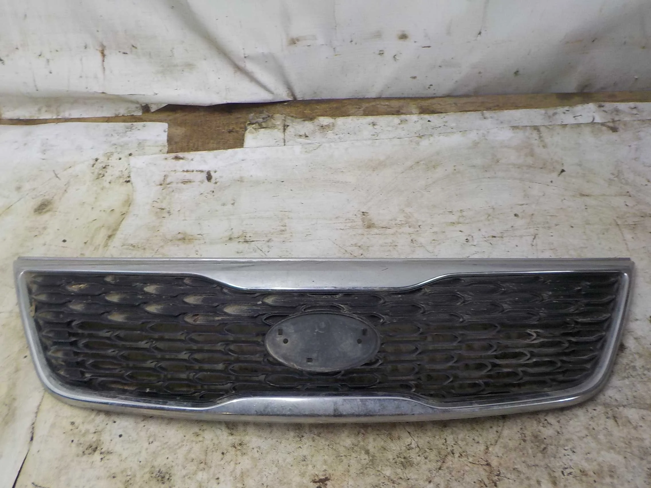 Решетка радиатора Kia Sorento II (2009—2012)