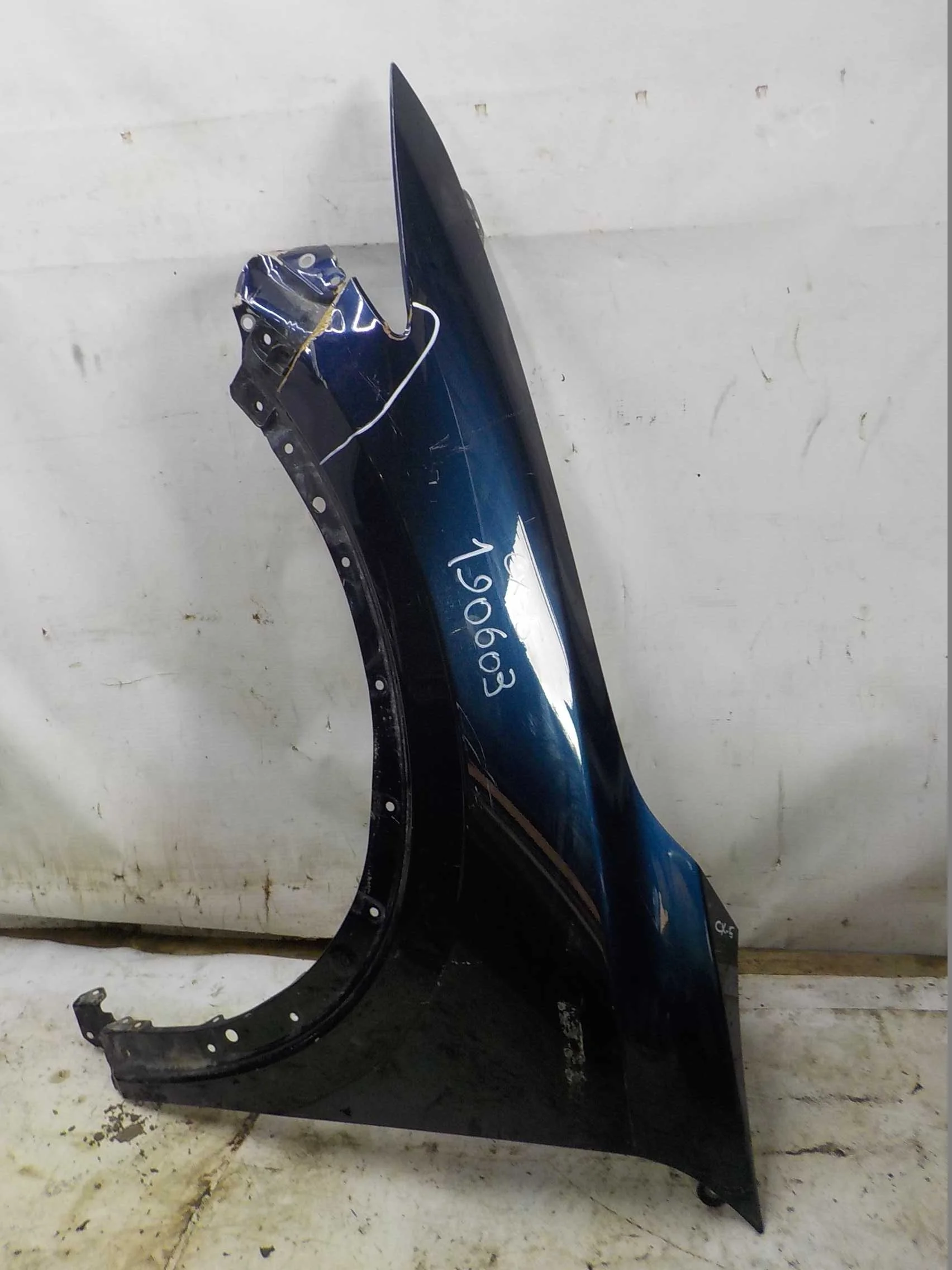 Крыло Mazda CX-5 II (2017—2022) Перед Лево