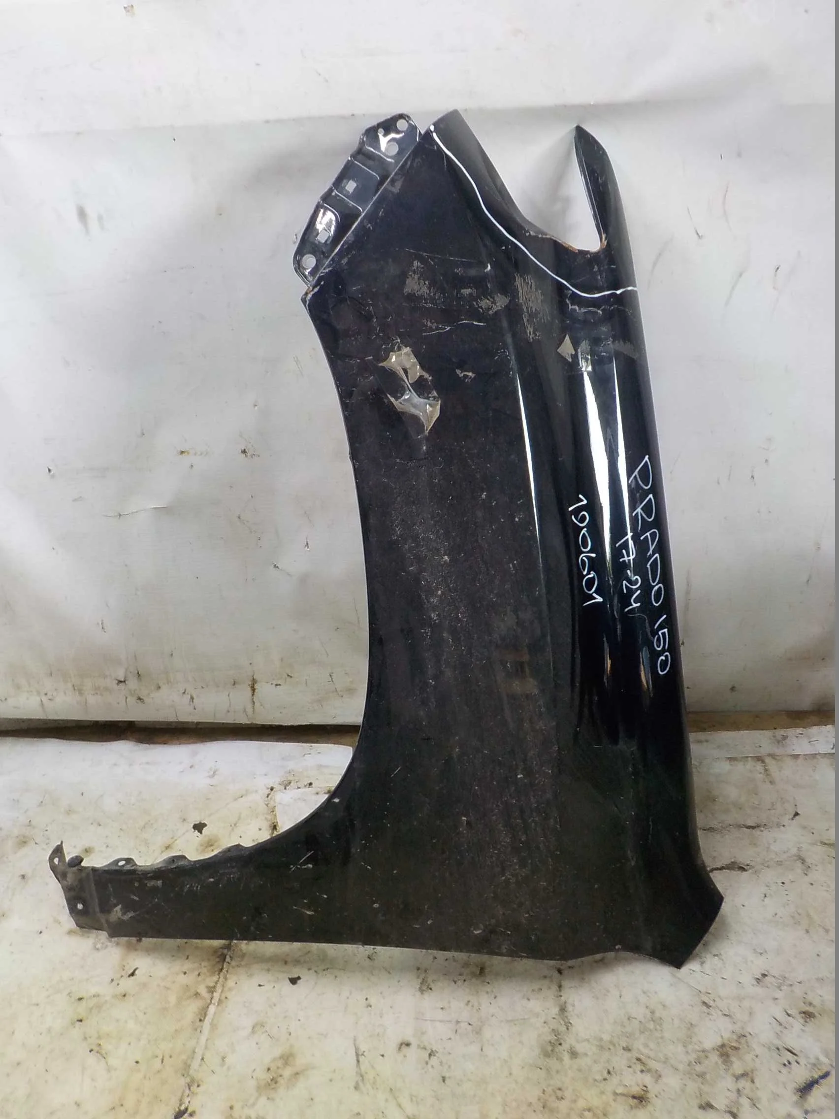 Крыло Toyota Land Cruiser Prado 150 рестайлинг (2013—2017) Перед Лево