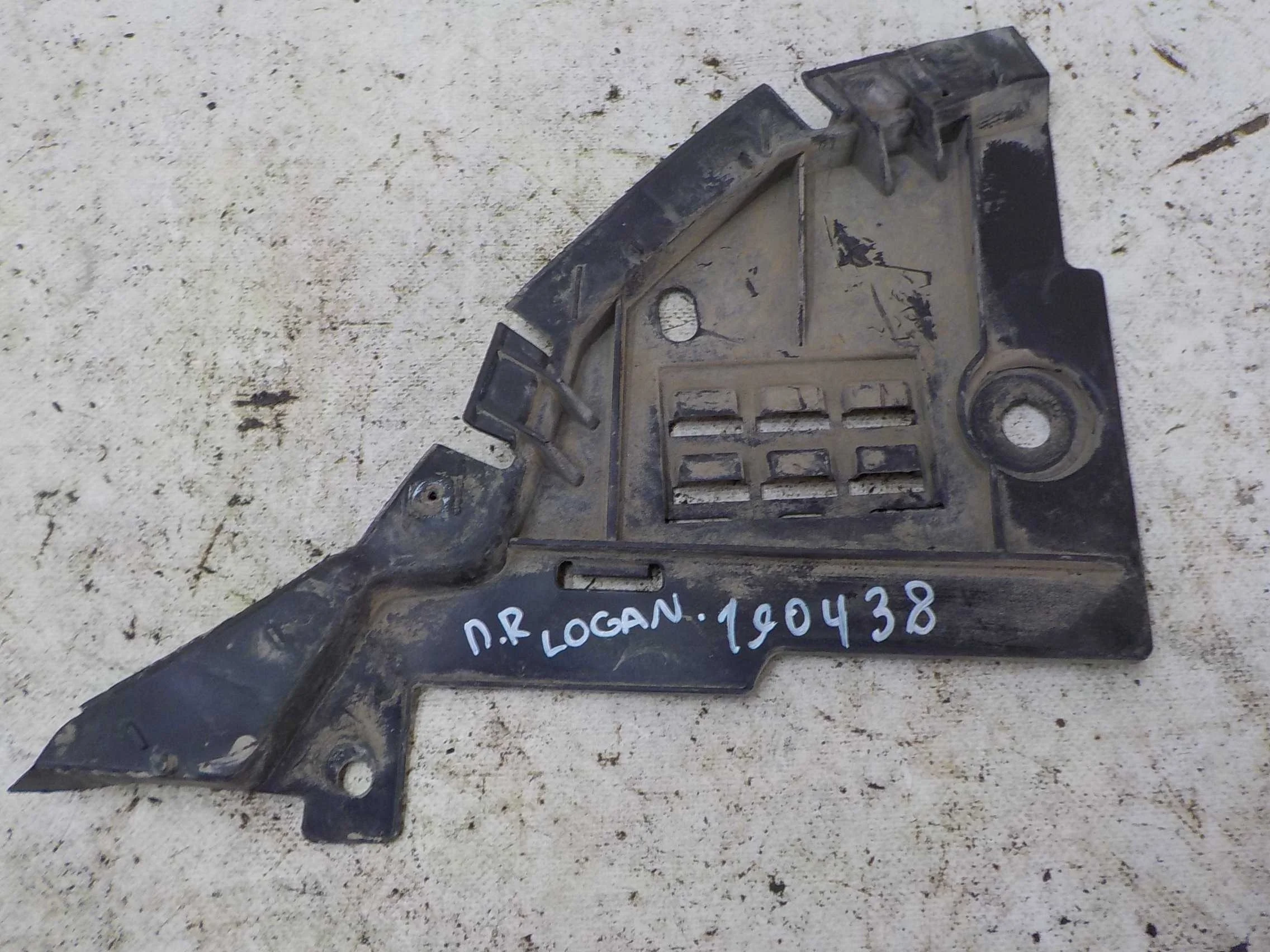 пыльник двс Renault Logan I рестайлинг (2009—2015)  Право