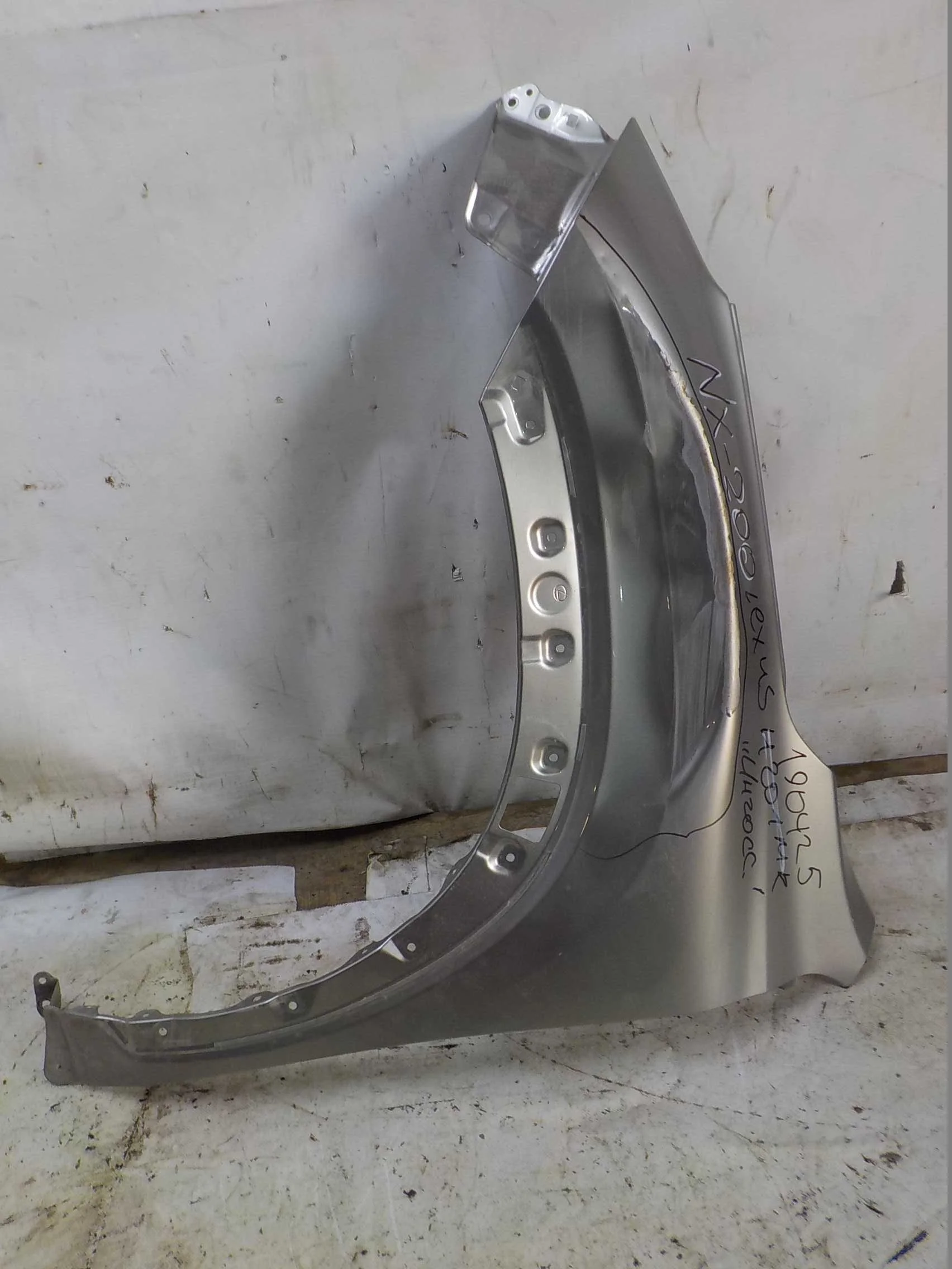 Крыло Lexus NX Z10 (2014—2017) Перед Лево