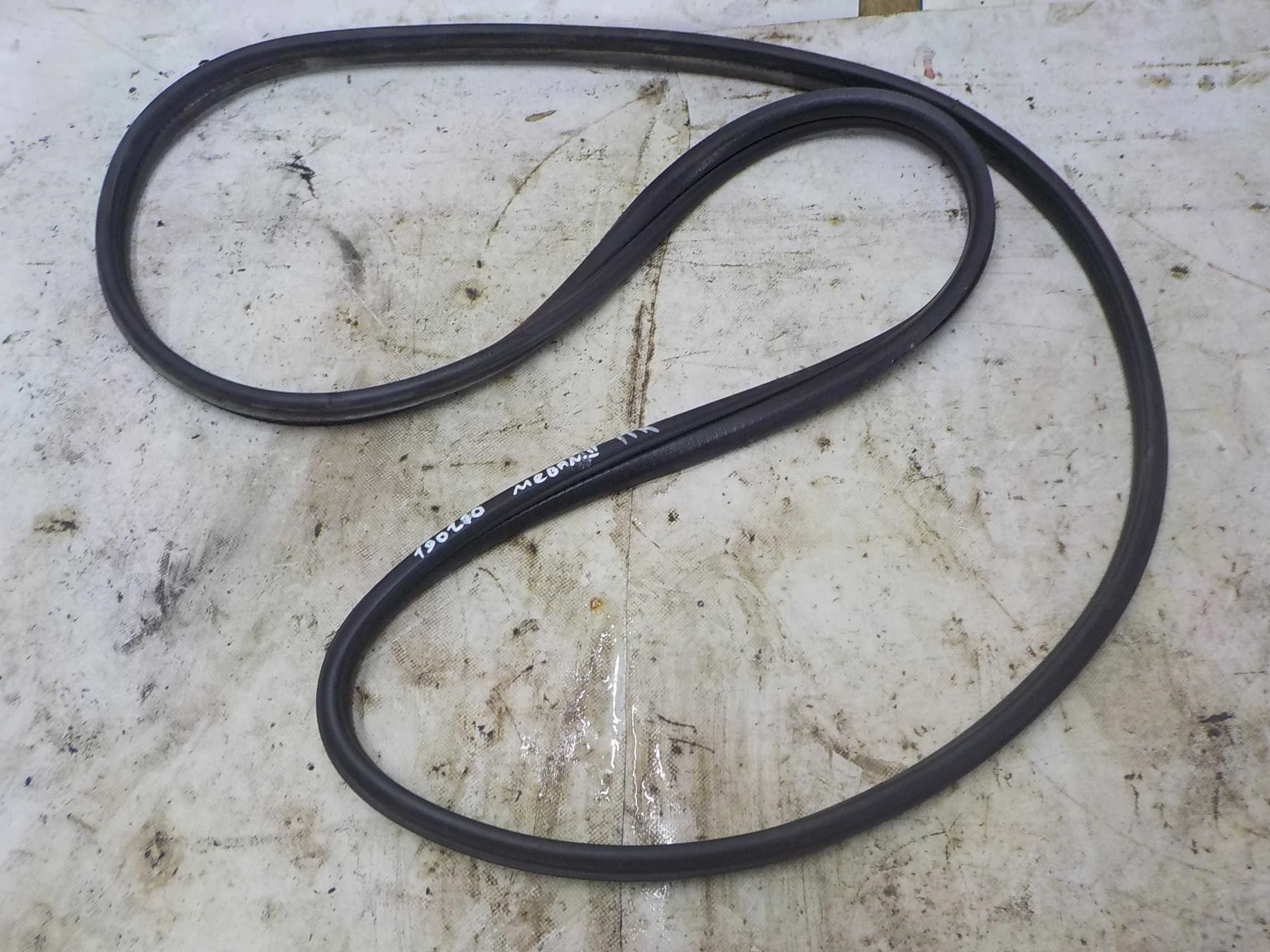 резинка проемная ВАЗ (LADA) Largus I (2012—2021) Перед Право