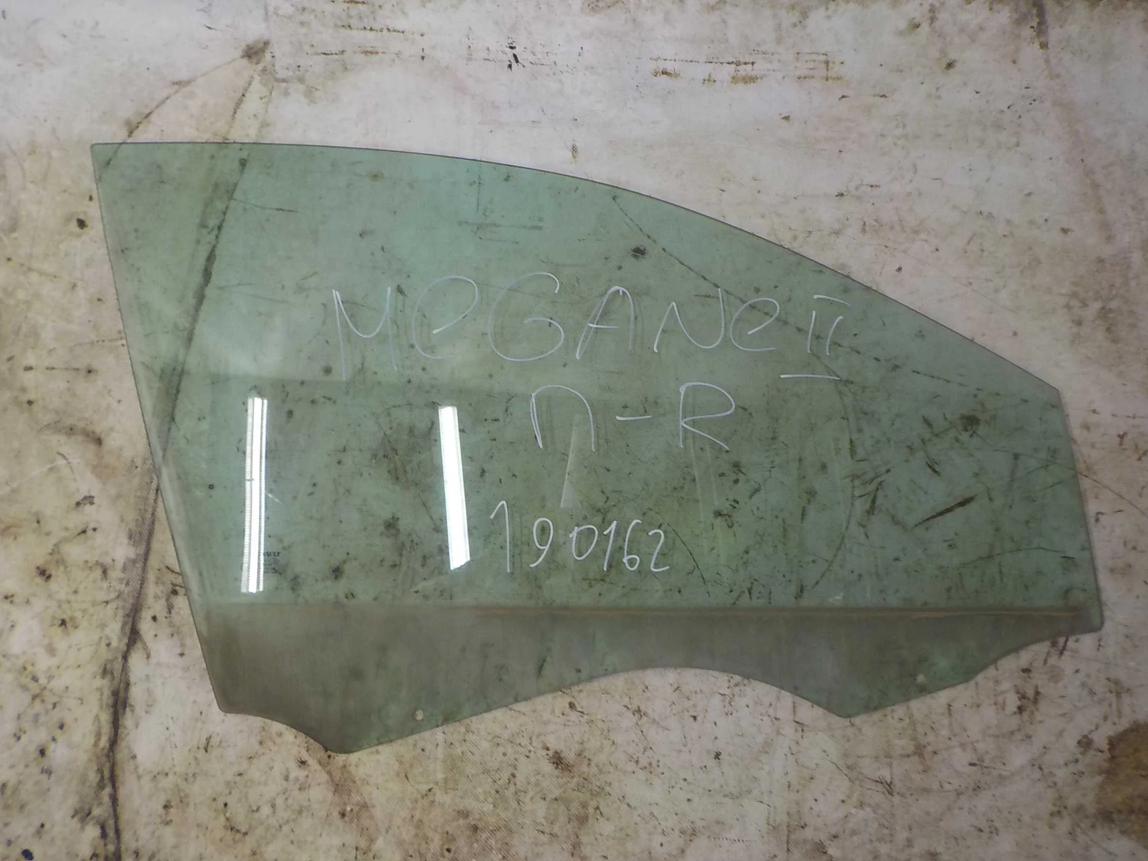 стекло Renault Megane II (2002—2006) Перед Право