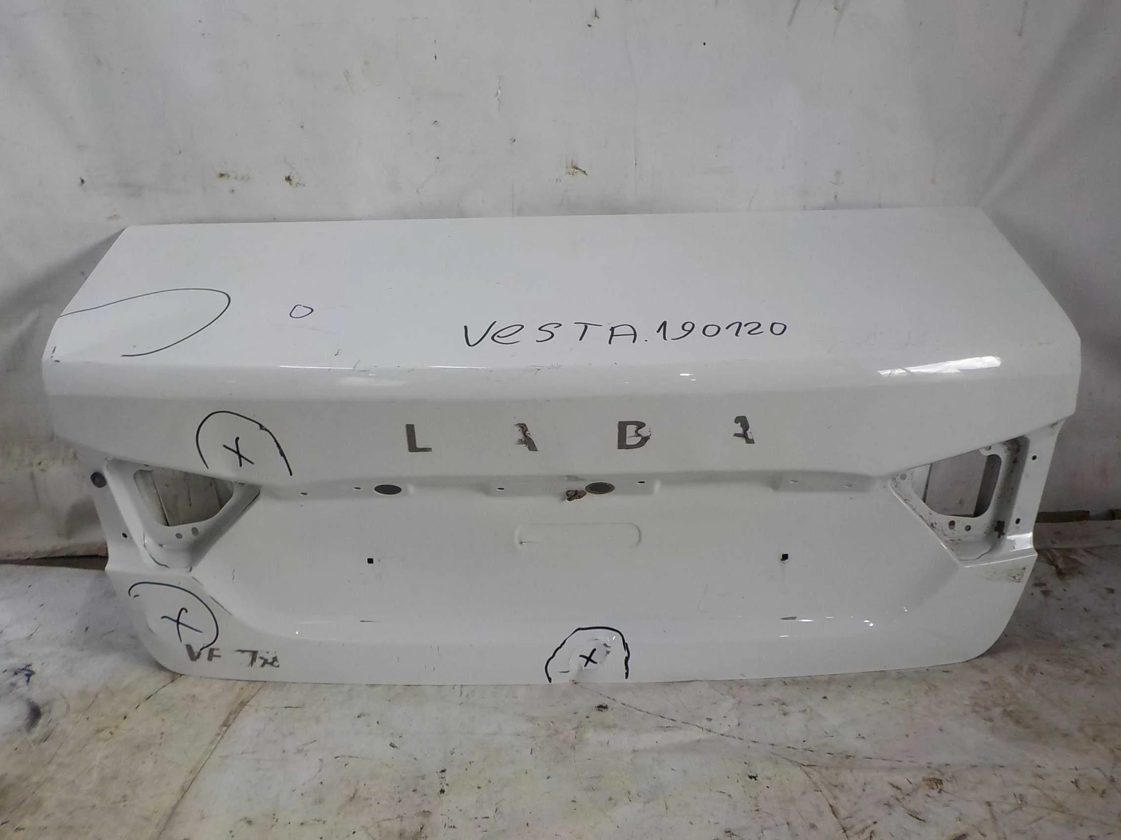 Крышка багажника ВАЗ (LADA) Vesta I (2015—2023)