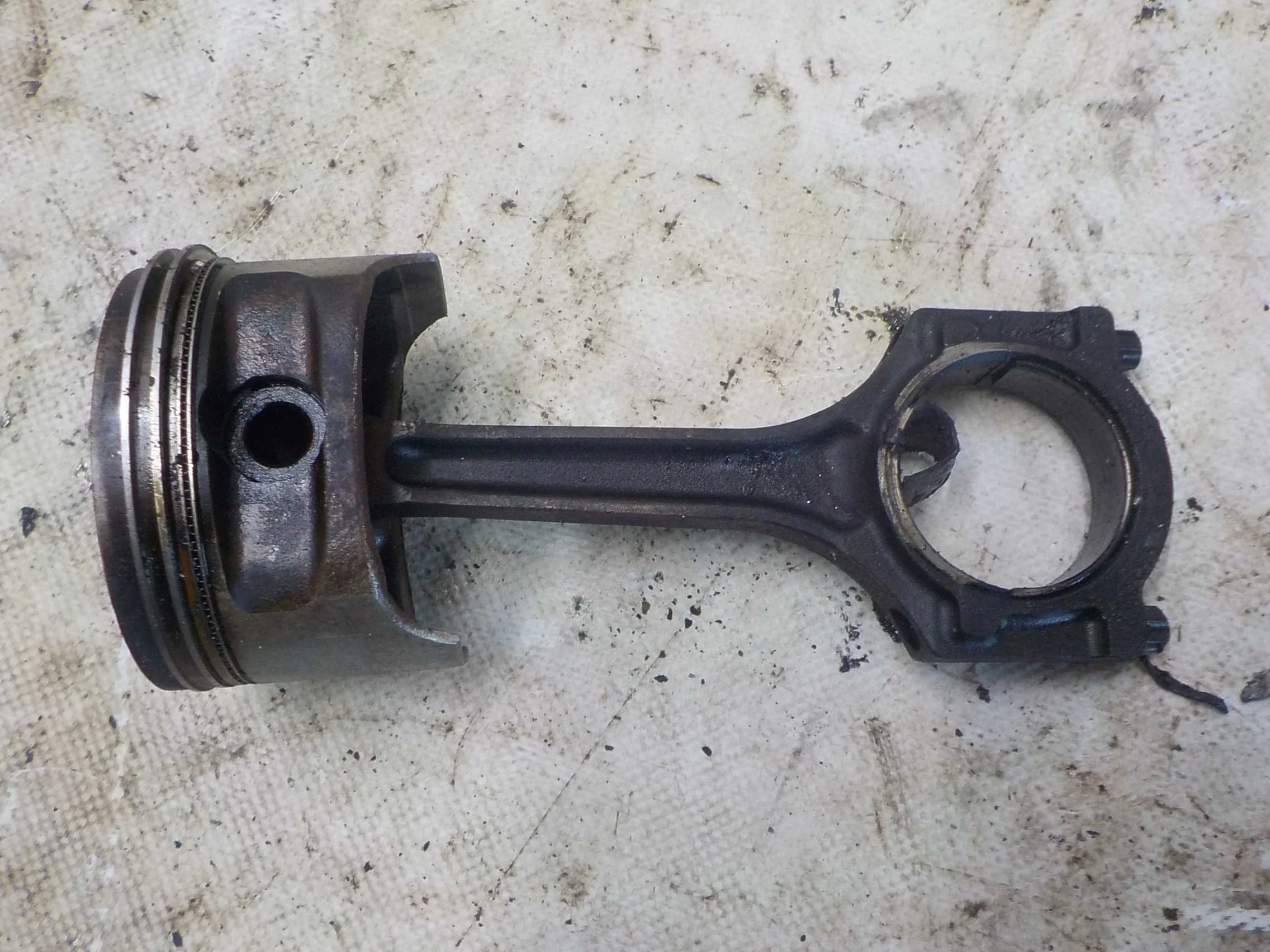 Поршень с шатуном Ford Focus II рестайлинг (2007—2011)