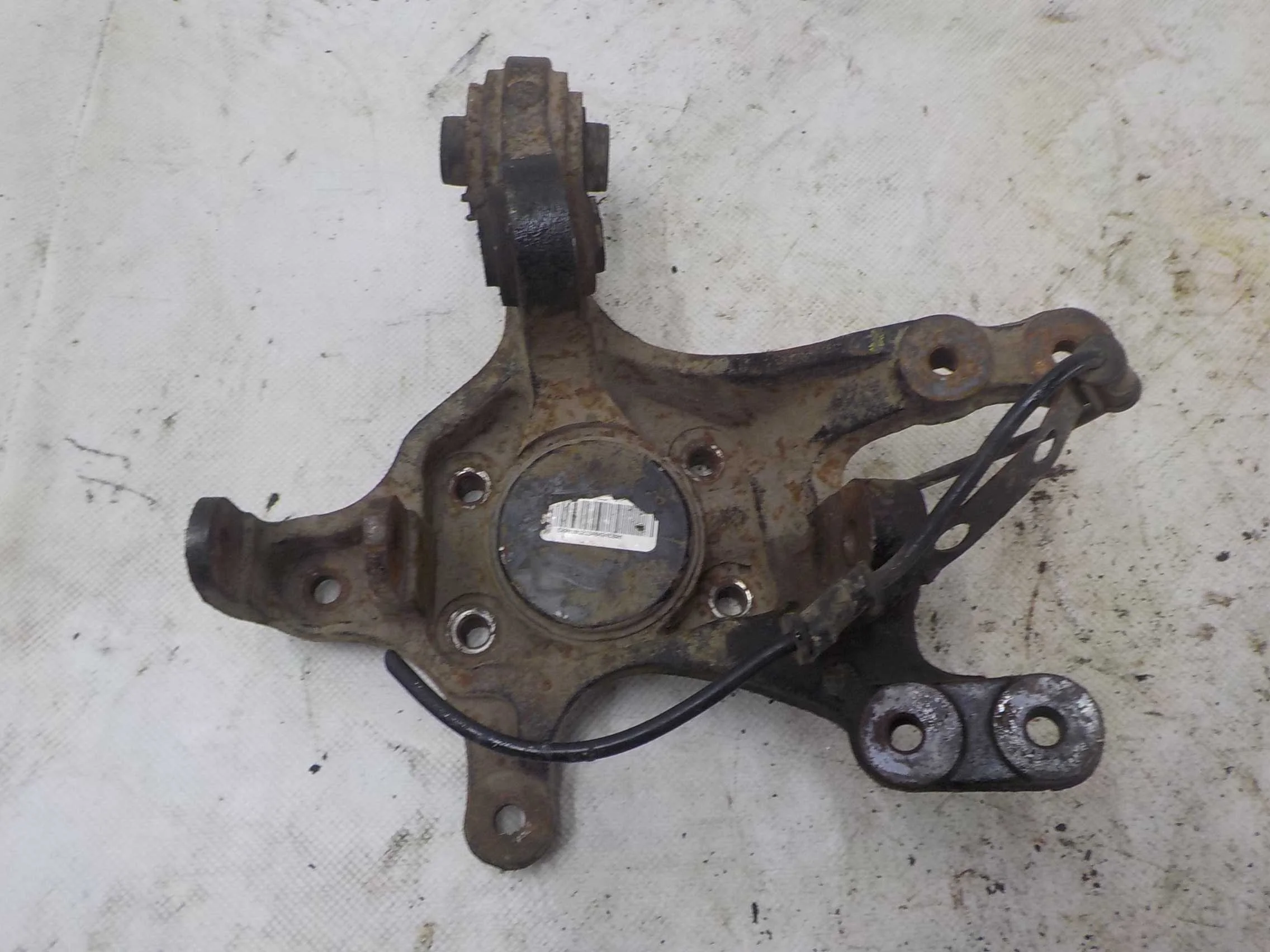 кулак поворотный Hyundai Elantra IV (2006—2011) Зад Право