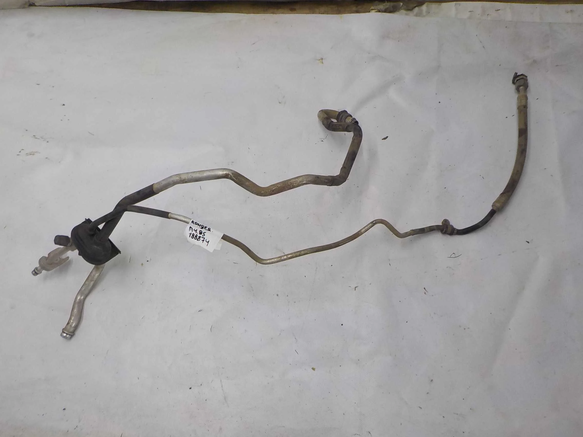 Трубка кондиционера Audi A4 B5 рестайлинг (1999—2001)