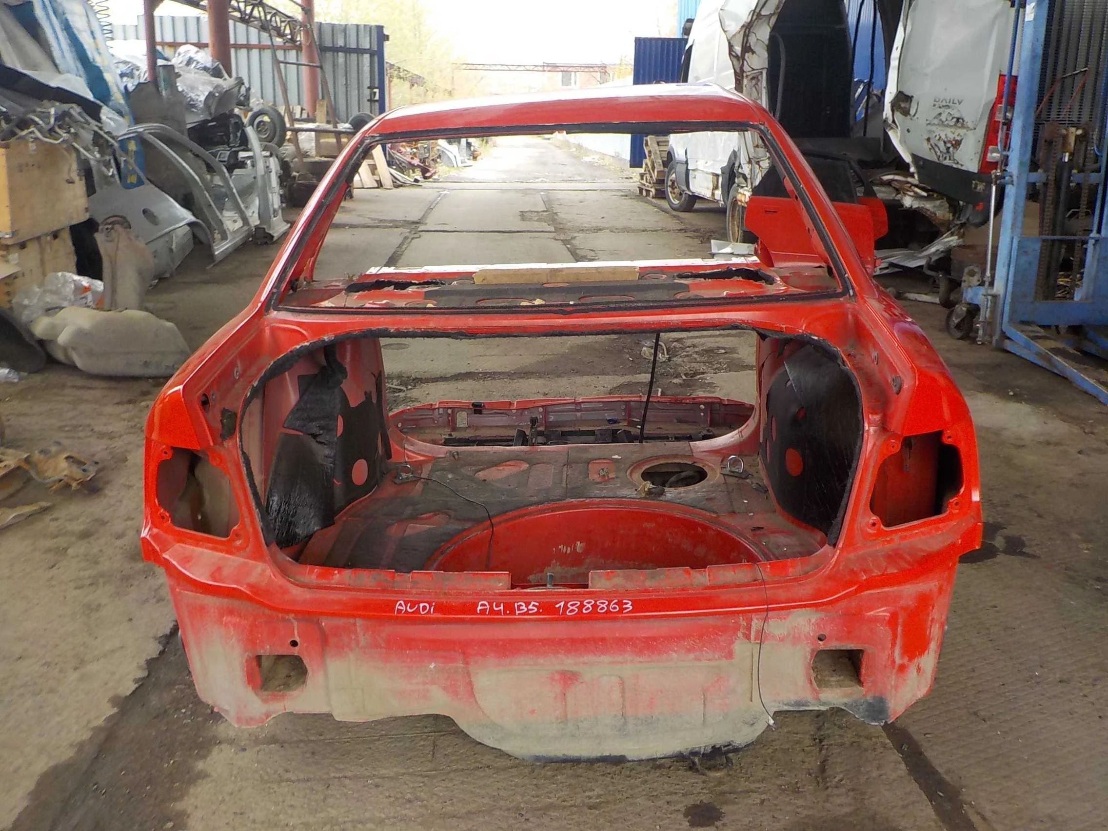 задняя панель кузова Audi A4 B5 (1994—1999)