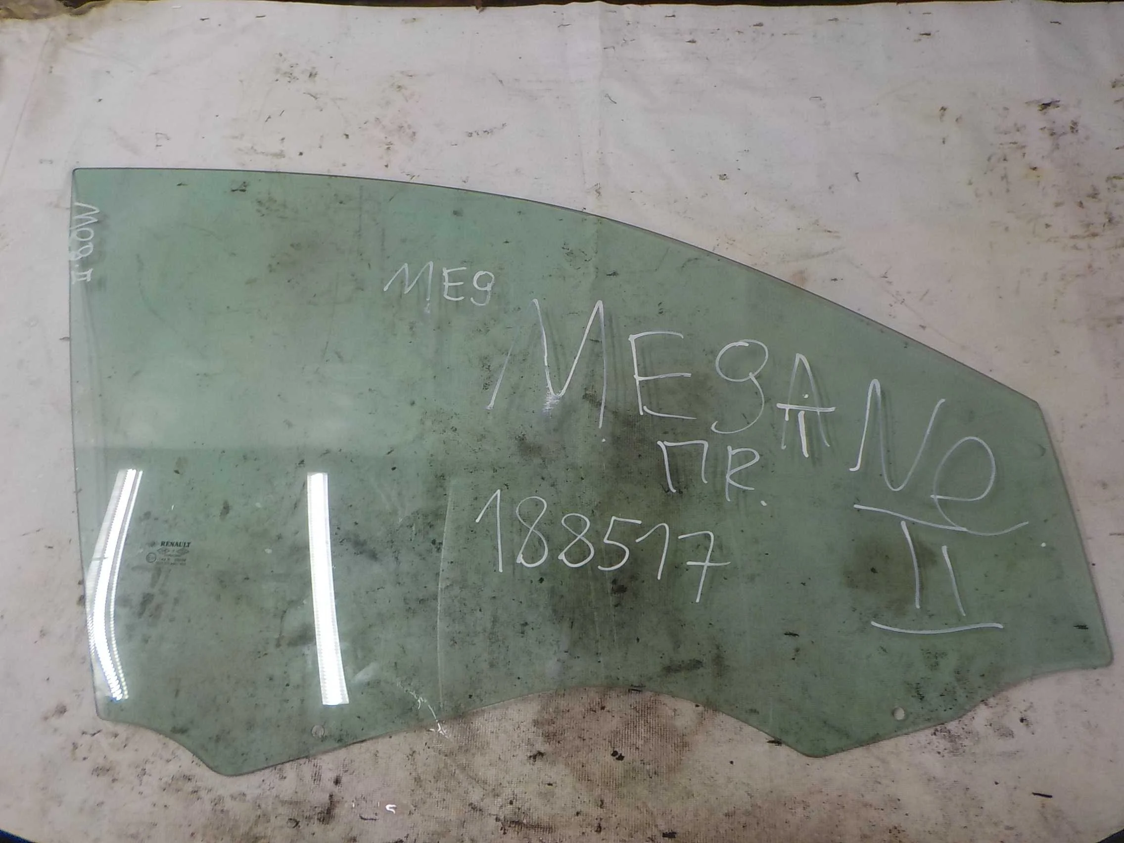 стекло Renault Megane II (2002—2006) Перед Право