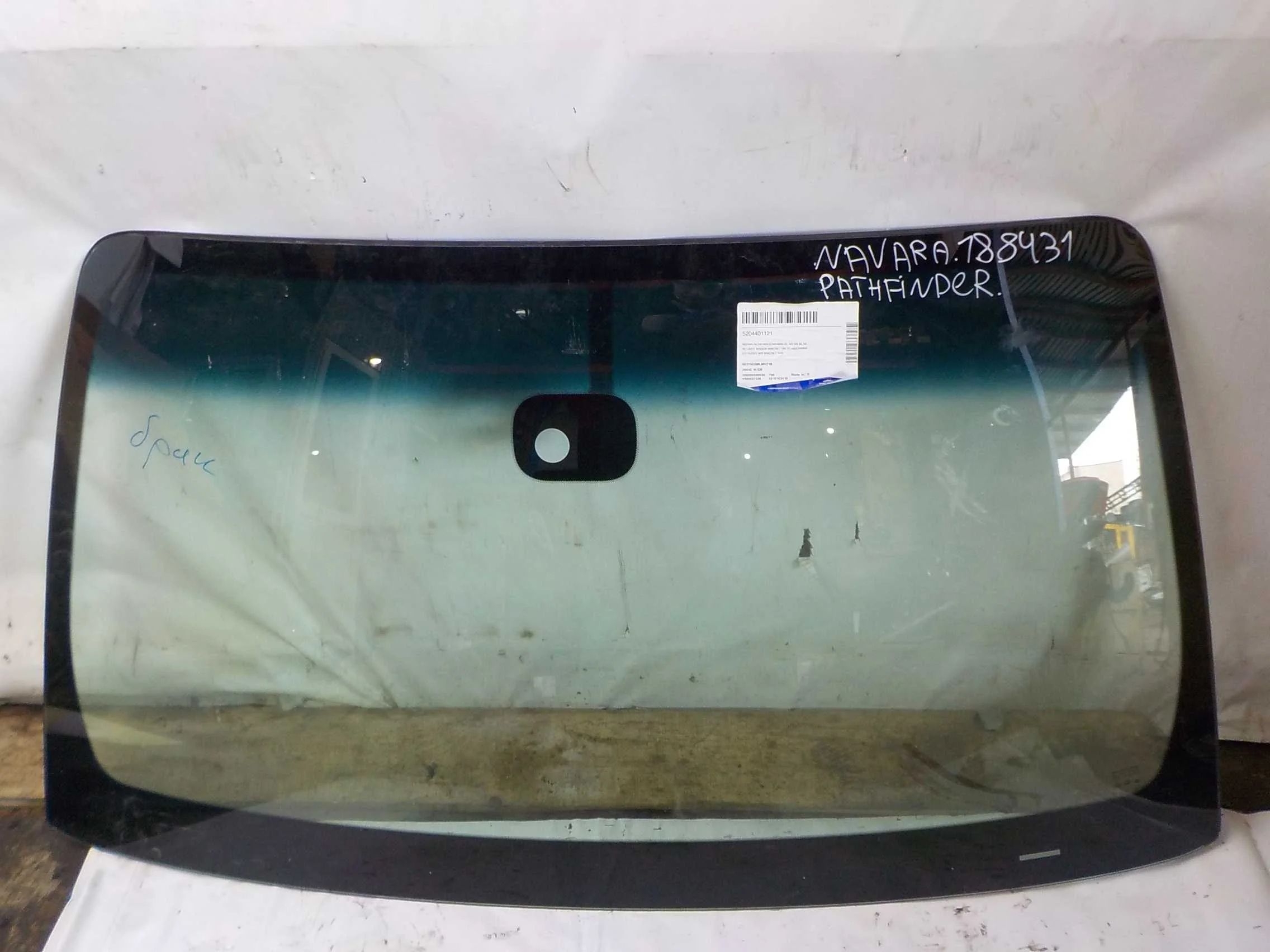 стекло Nissan Navara D40 (2004—2010) Перед