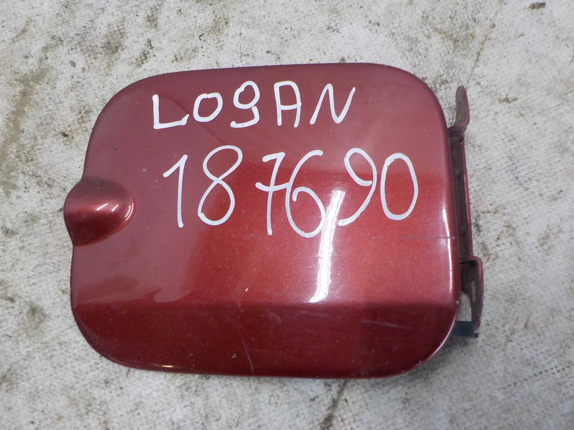 Лючок бензобака Renault Logan I (2004—2009)