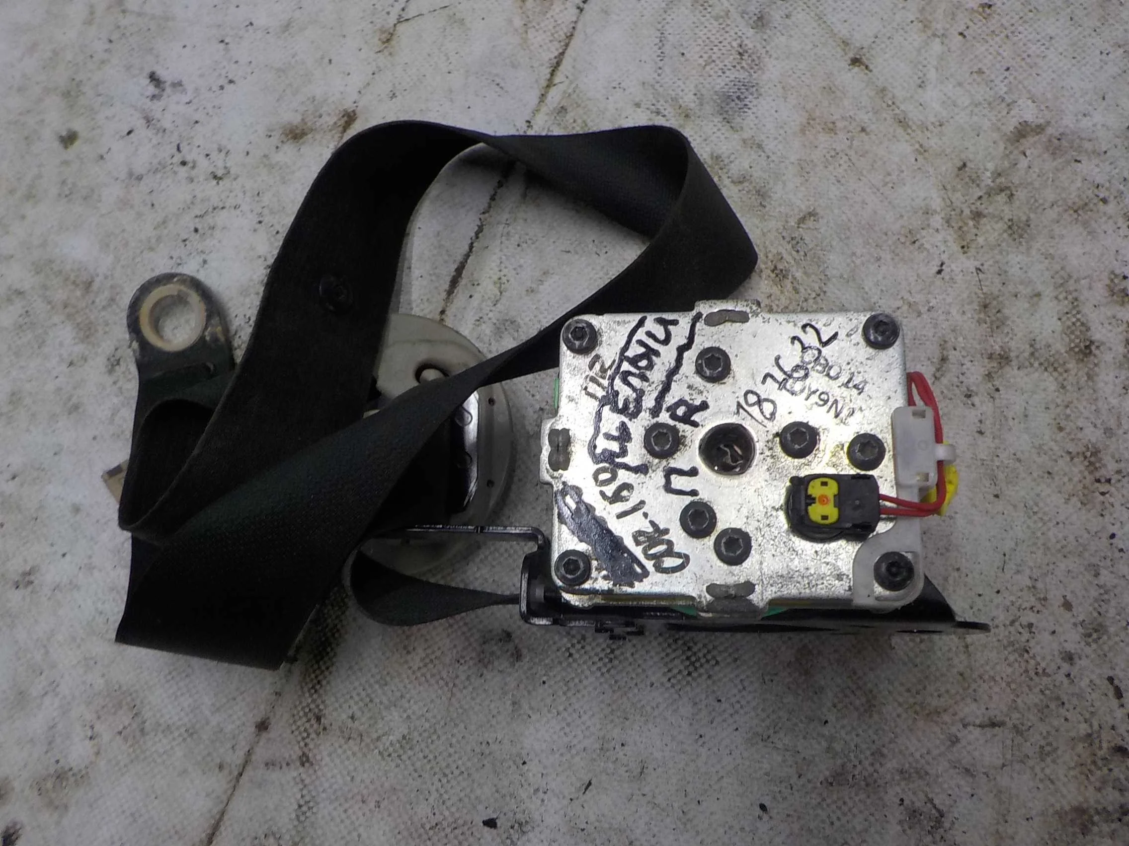 Ремень безопасности Toyota Corolla X (2006—2010) Перед Право