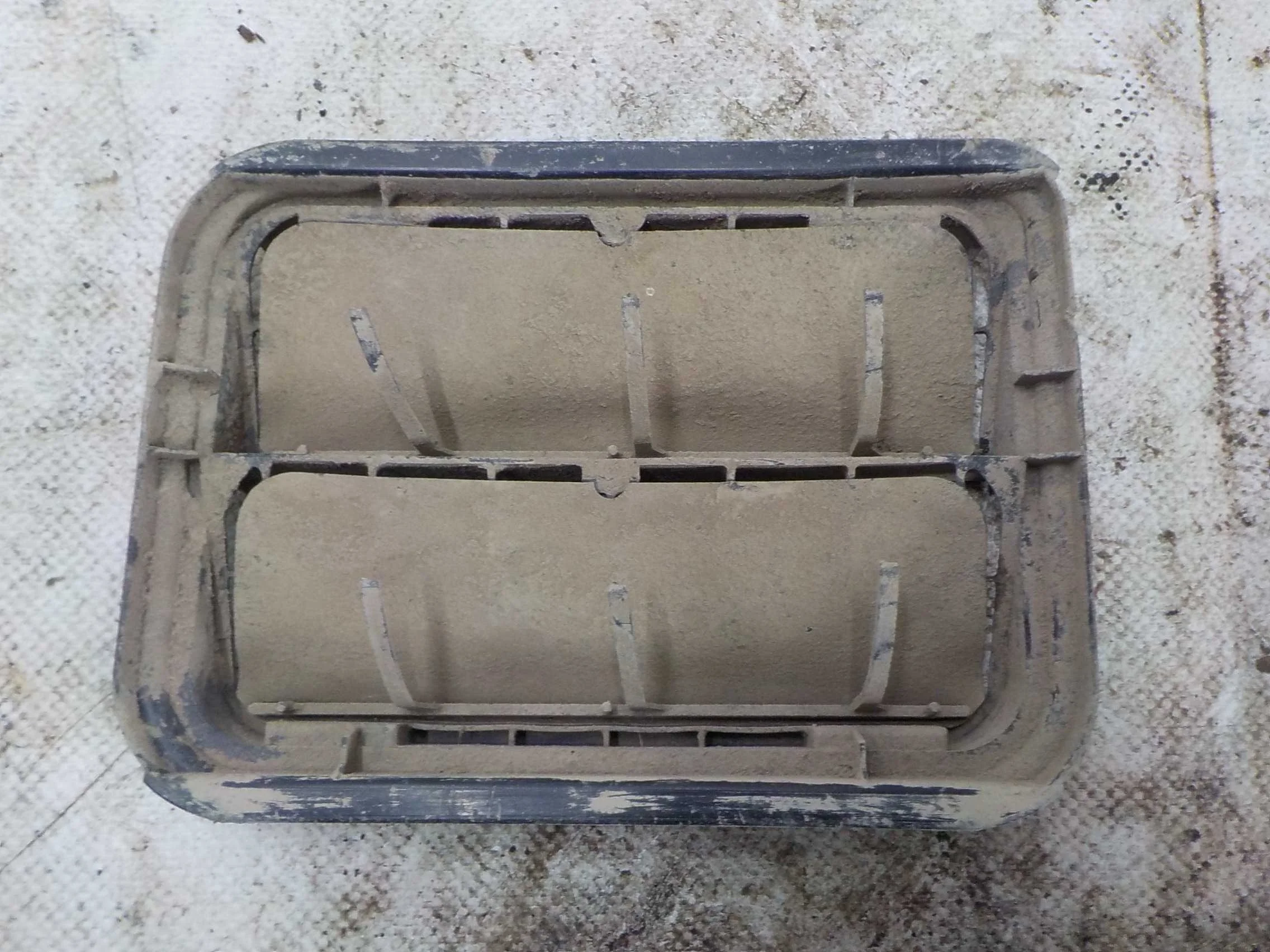 Решетка вентиляционная Renault Duster II (2017—2025)  Право