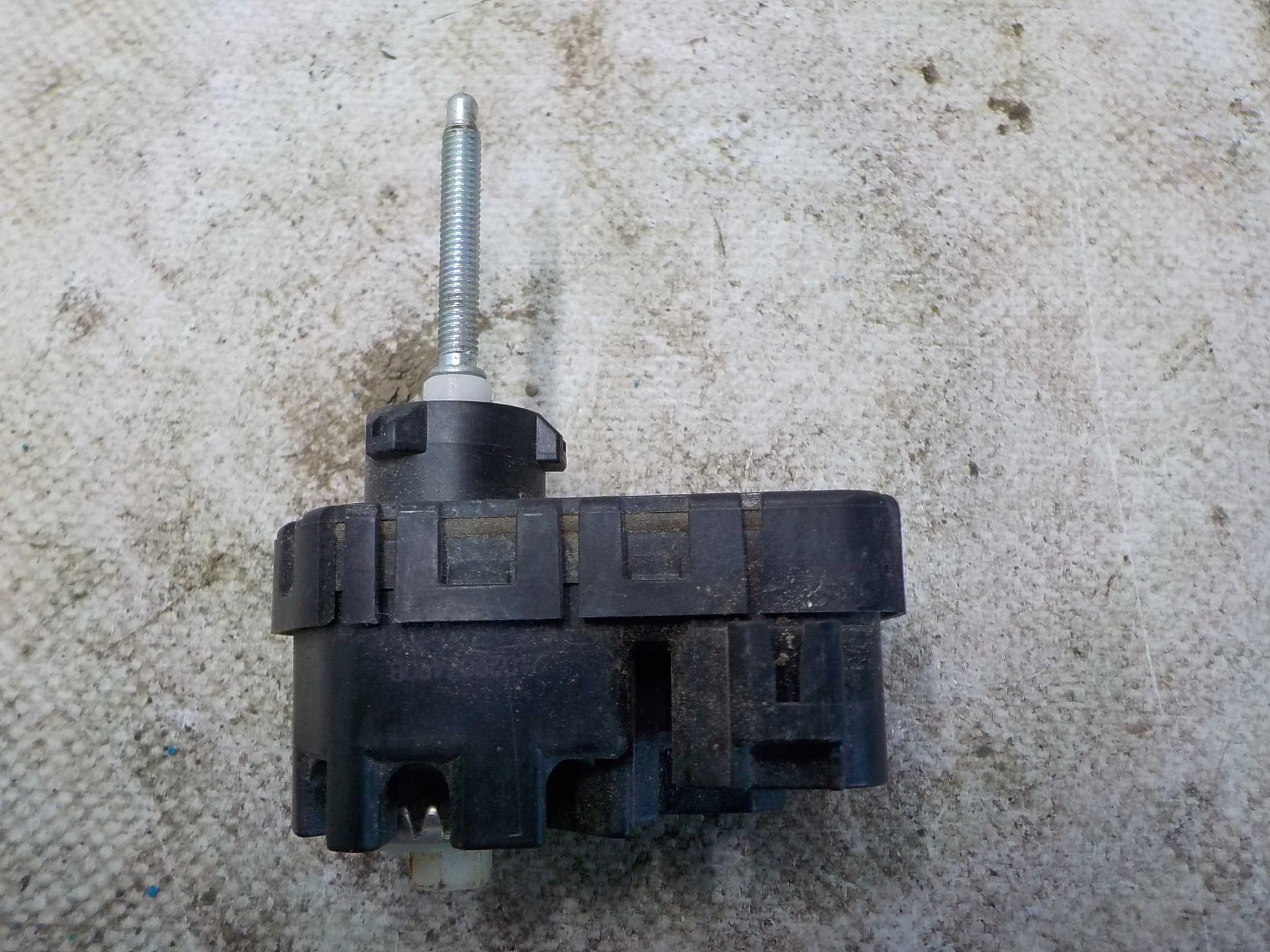 Корректор фары Toyota Land Cruiser 200 (2007—2012)