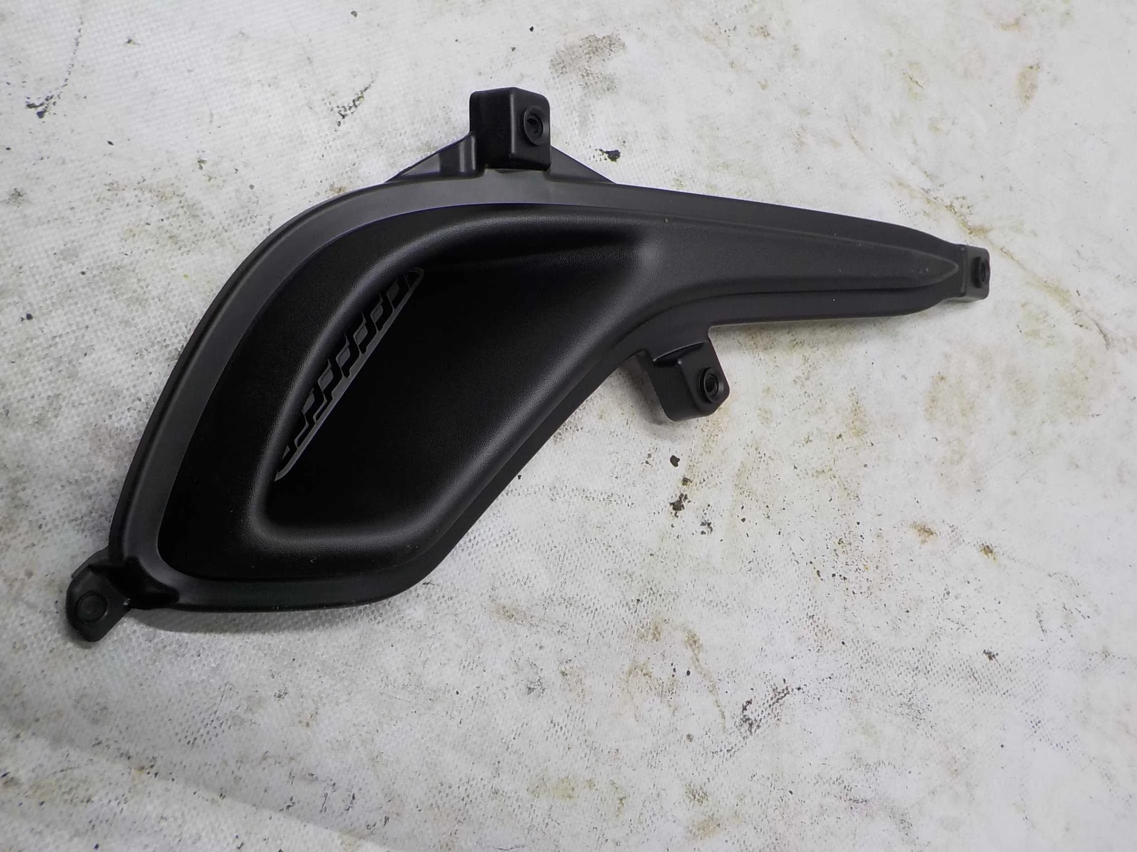 накладка на бампер Hyundai Solaris I (2010—2014) Перед Лево