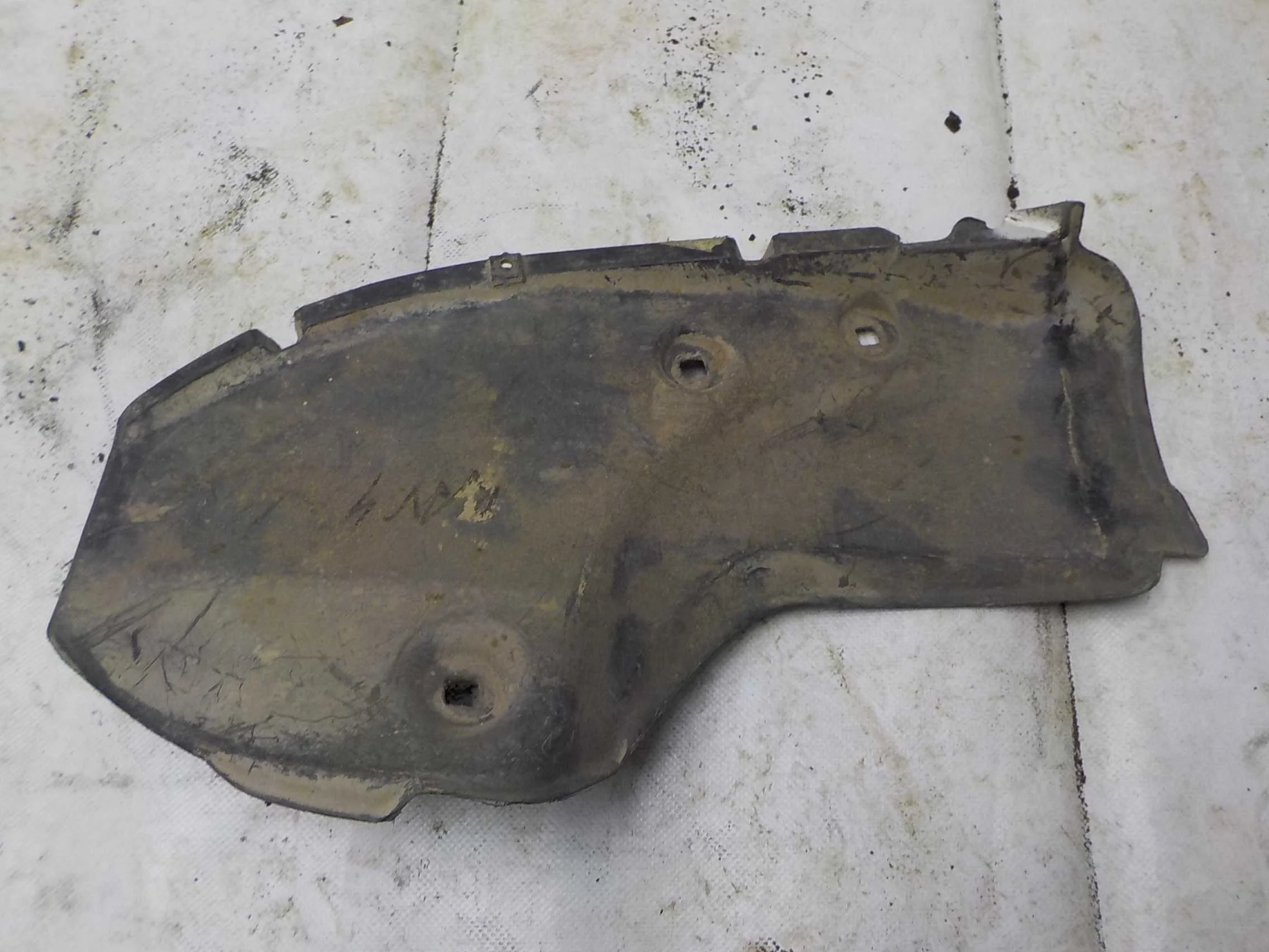 пыльник бампера Toyota RAV4 III (2005—2010) Зад Право