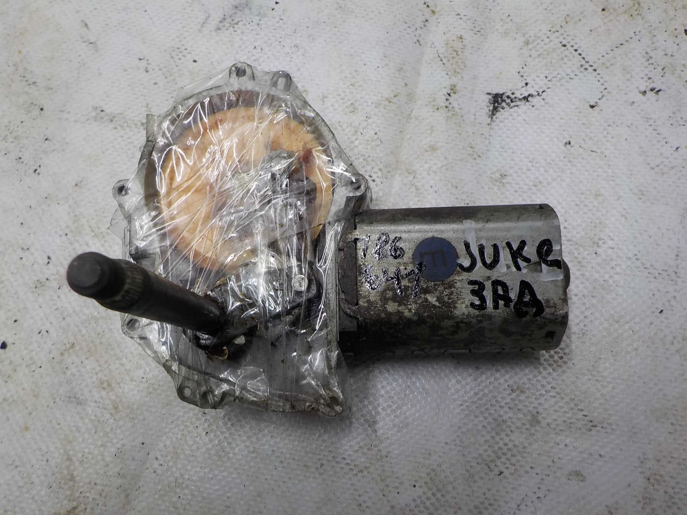 моторчик дворников Nissan Juke I (2010—2014) Зад