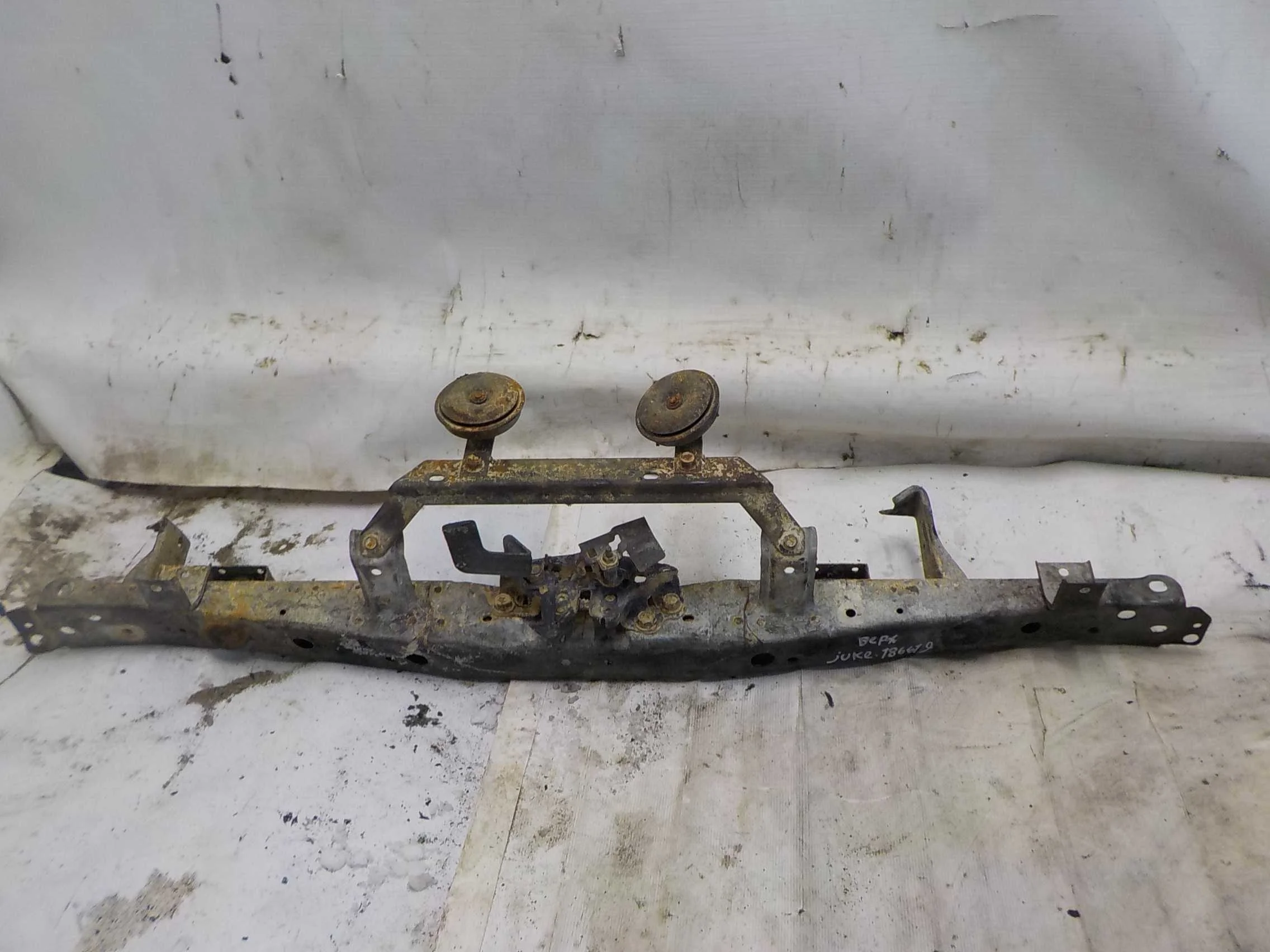 Телевизор Nissan Juke I рестайлинг (2014—2019)