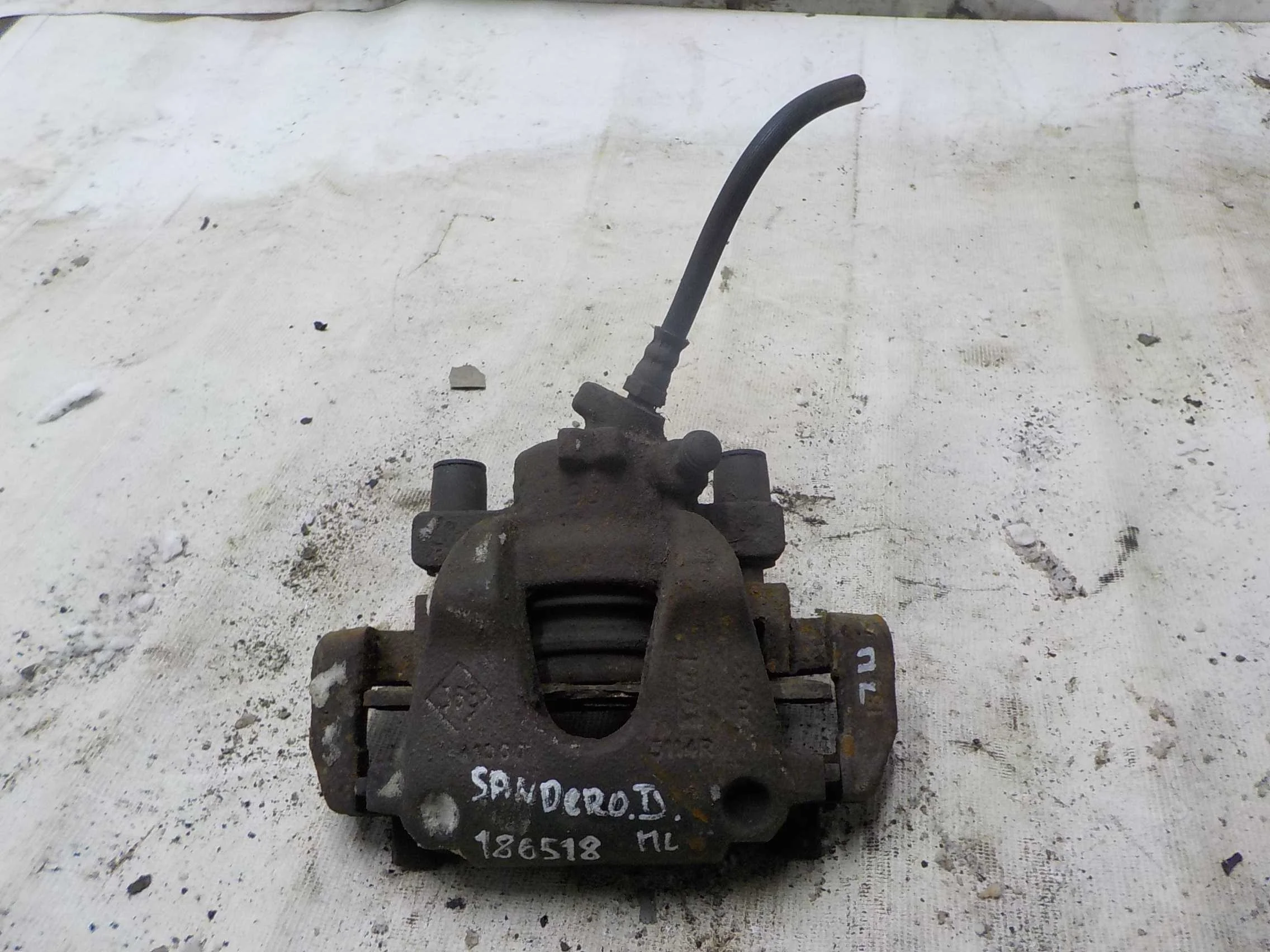 суппорт Renault Sandero II (2013—2018) Перед Лево