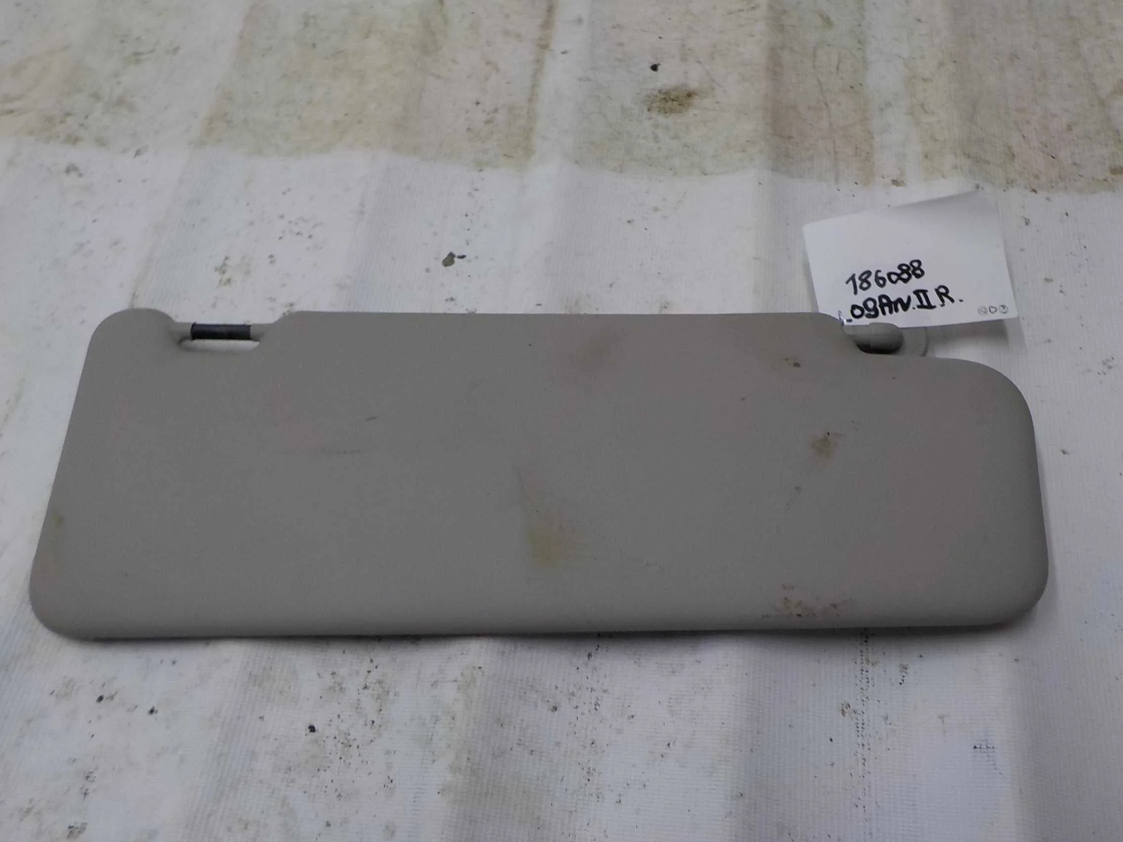 козырек Renault Logan I (2004—2009)  Право