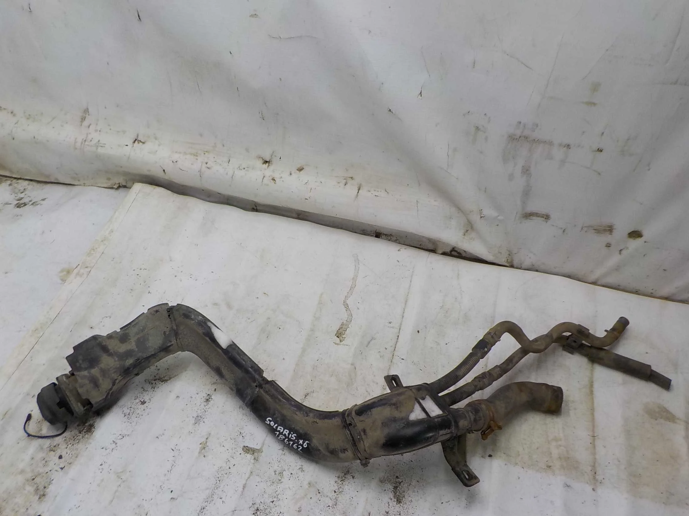 Горловина топливного бака Hyundai Solaris I (2010—2014)