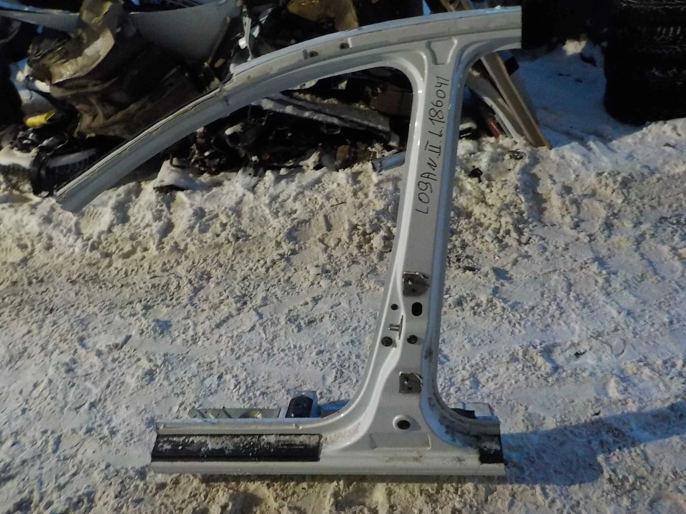 боковина кузова Renault Logan Stepway I (2018—2022)