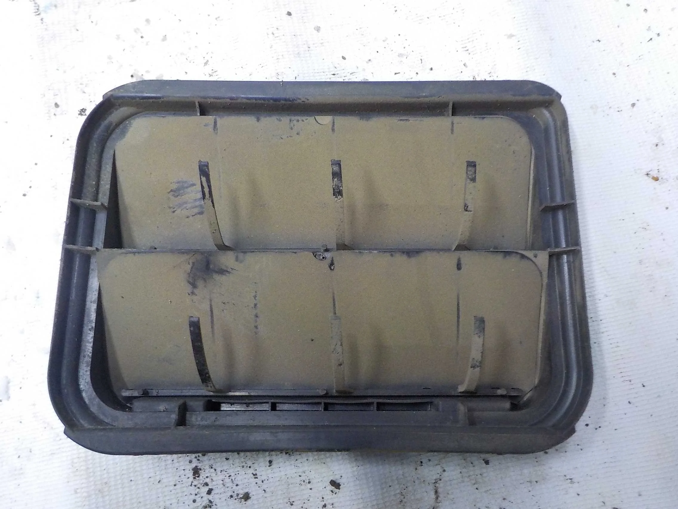 Решетка вентиляционная Renault Duster II (2017—2025)