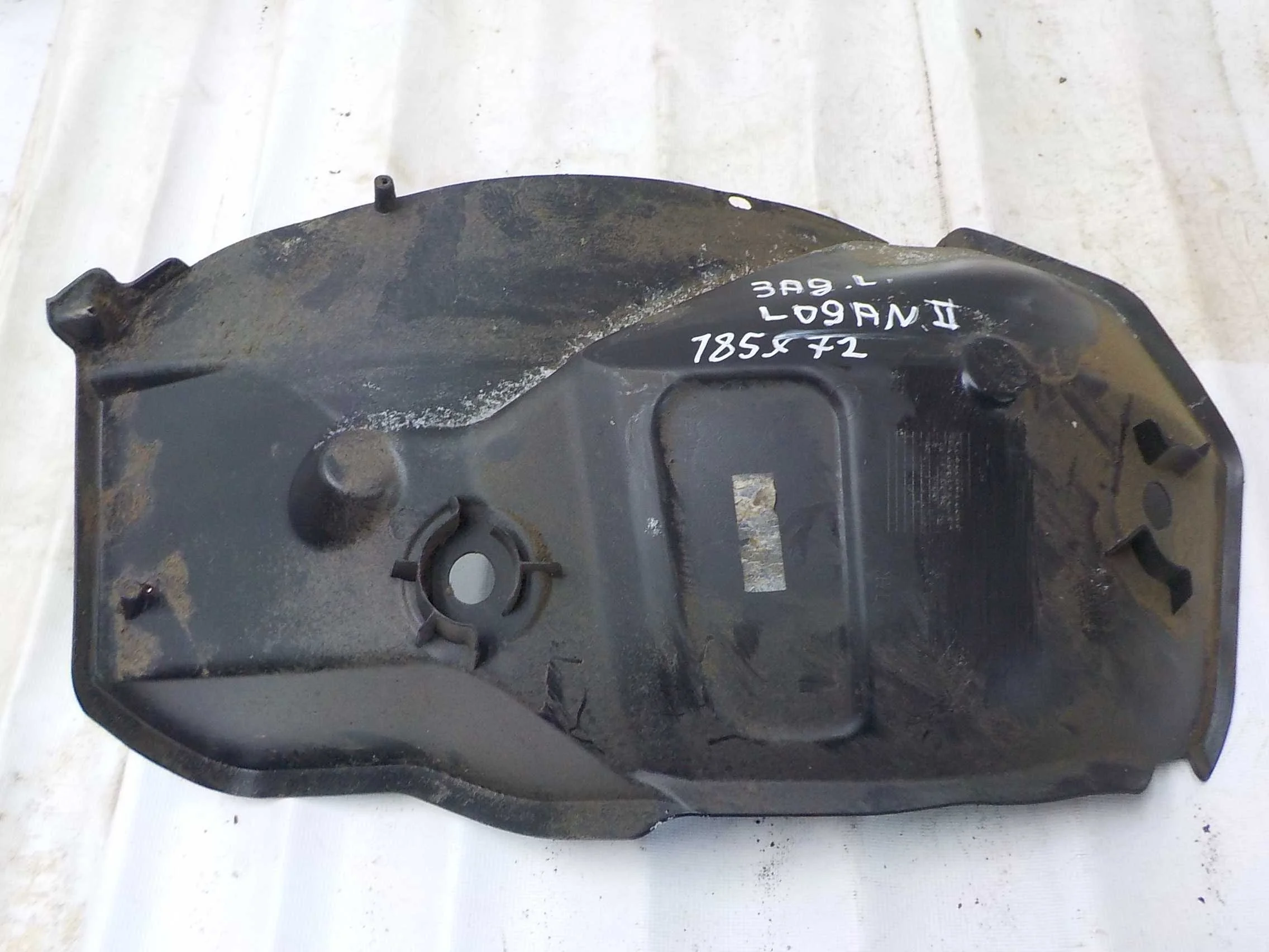 Подкрылок Renault Logan II (2012—2018) Зад Лево