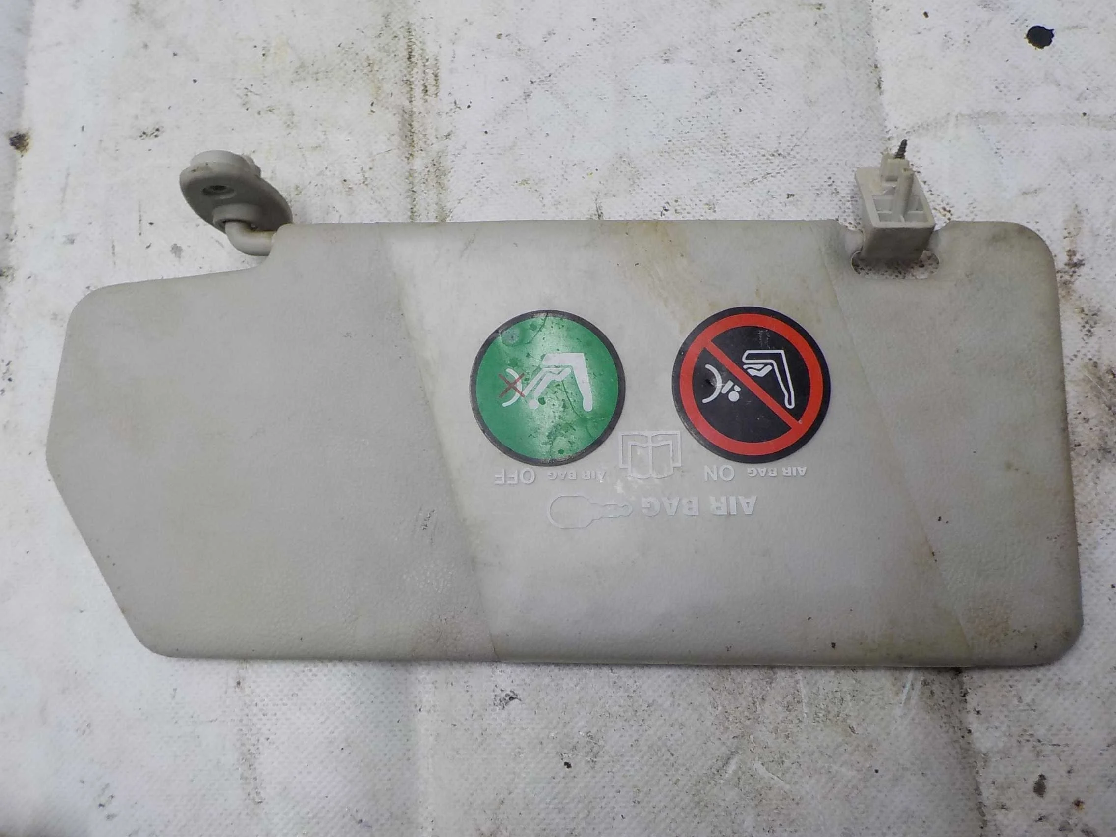 козырек FIAT Albea I рестайлинг (2005—2012)  Право