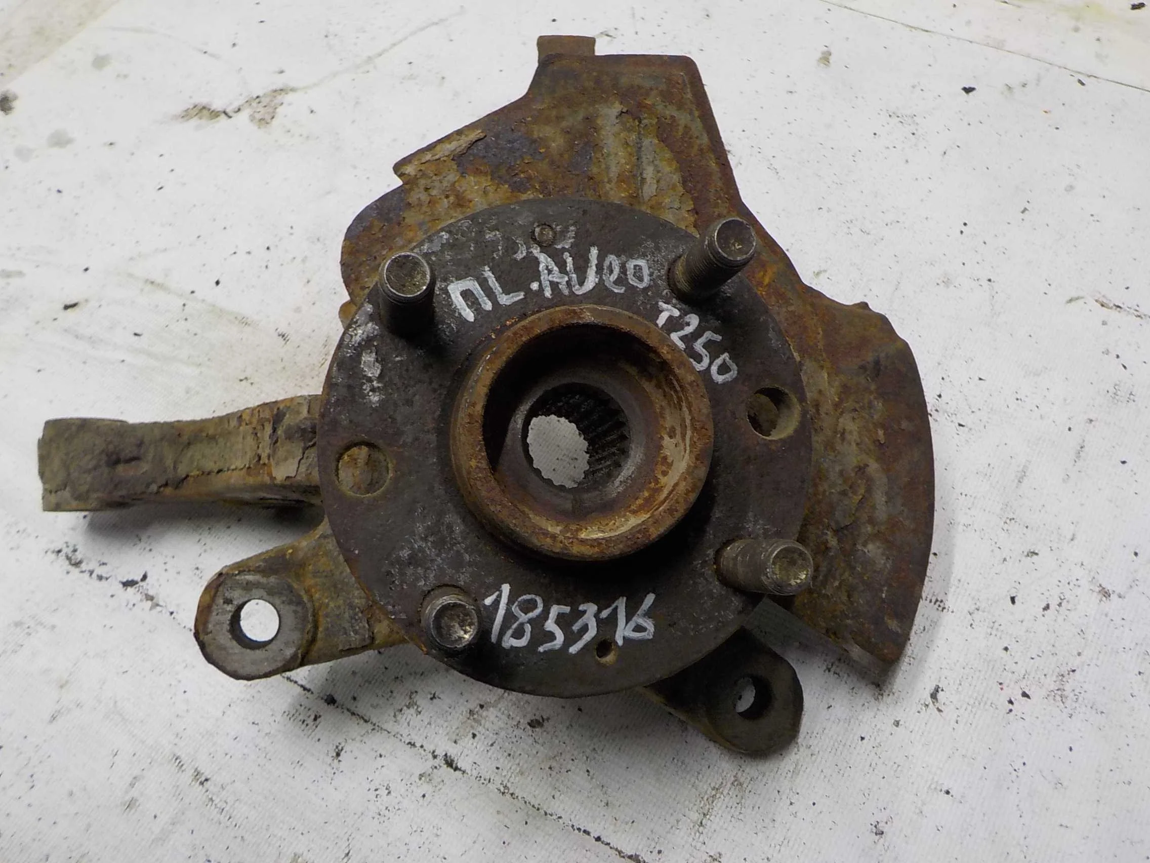 кулак поворотный Chevrolet Aveo I (2003—2008)