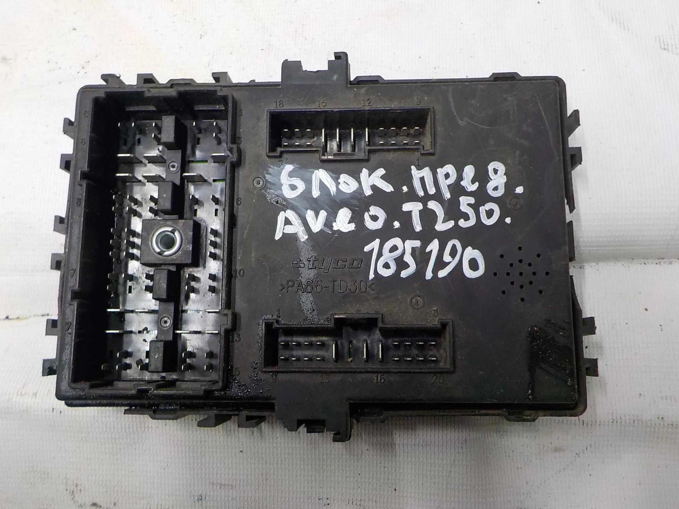 Блок предохранителей Chevrolet Aveo I (2003—2008)