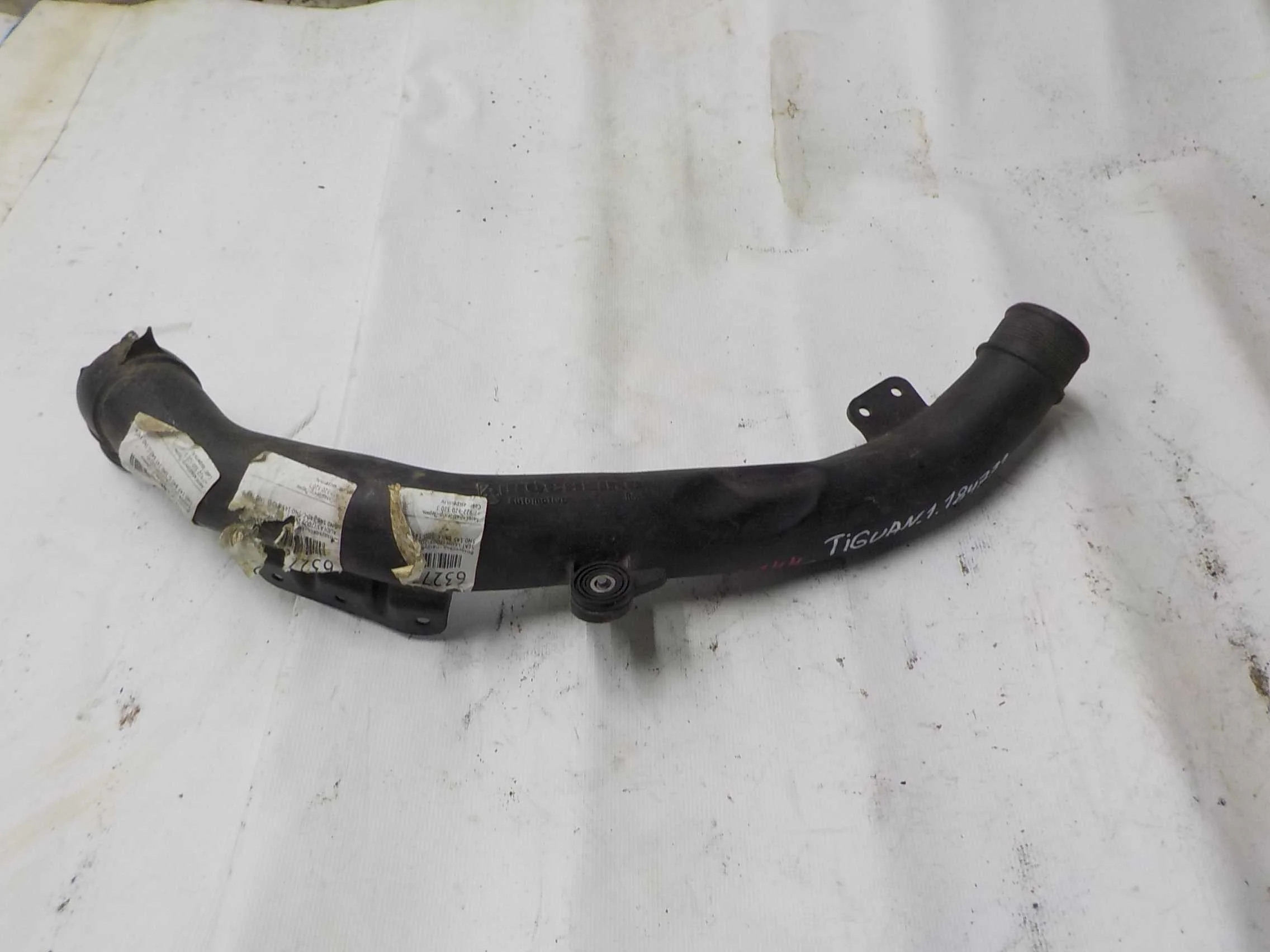 Патрубок воздушного фильтра Volkswagen Tiguan I (2007—2011)