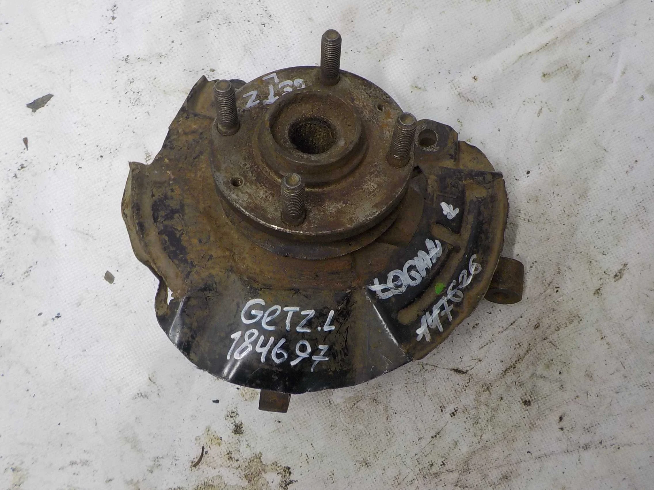 кулак поворотный Hyundai Getz I (2002—2005) Перед Лево