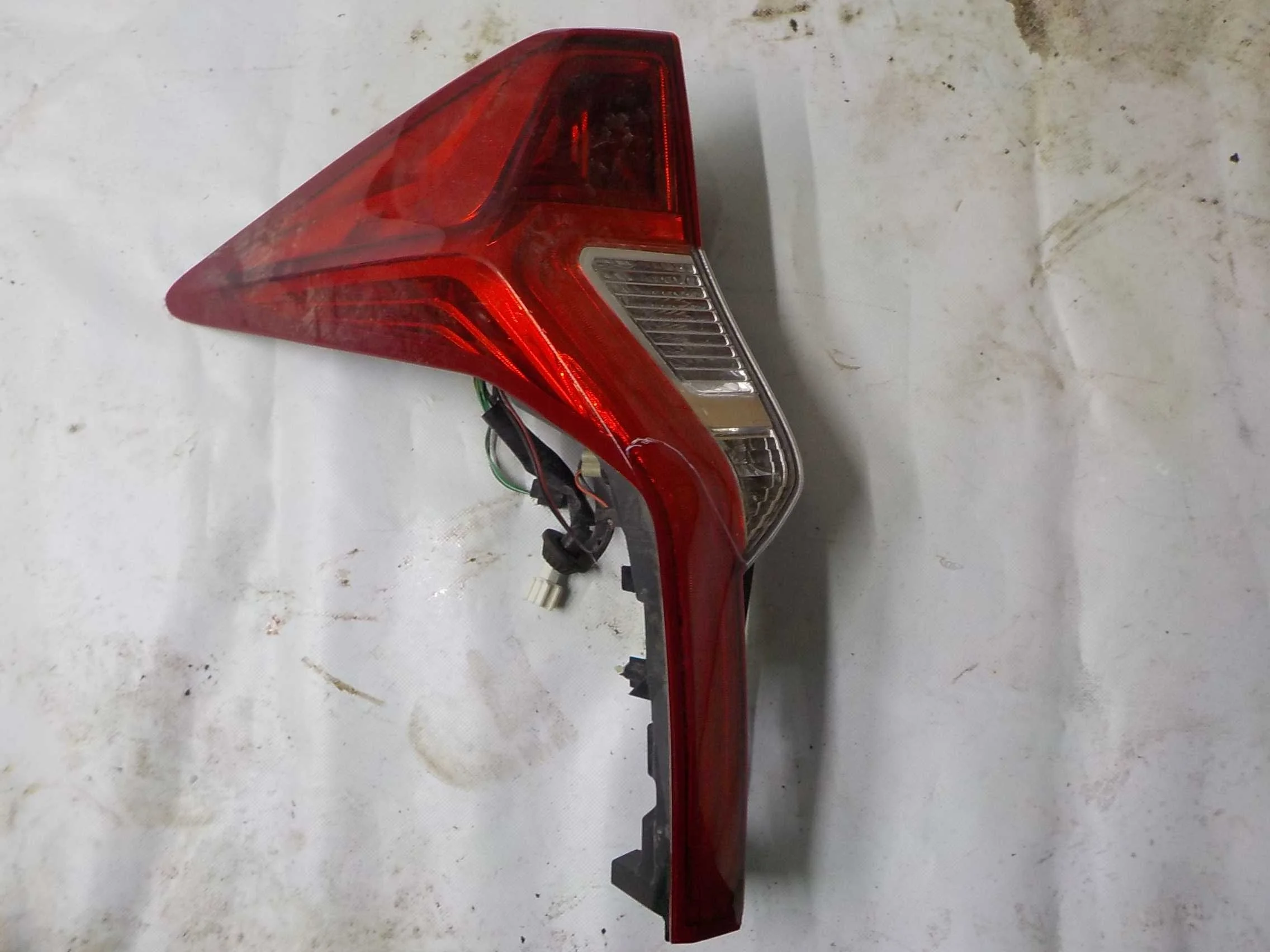 Фонарь Mitsubishi Pajero Sport III (2015—2021)  Лево