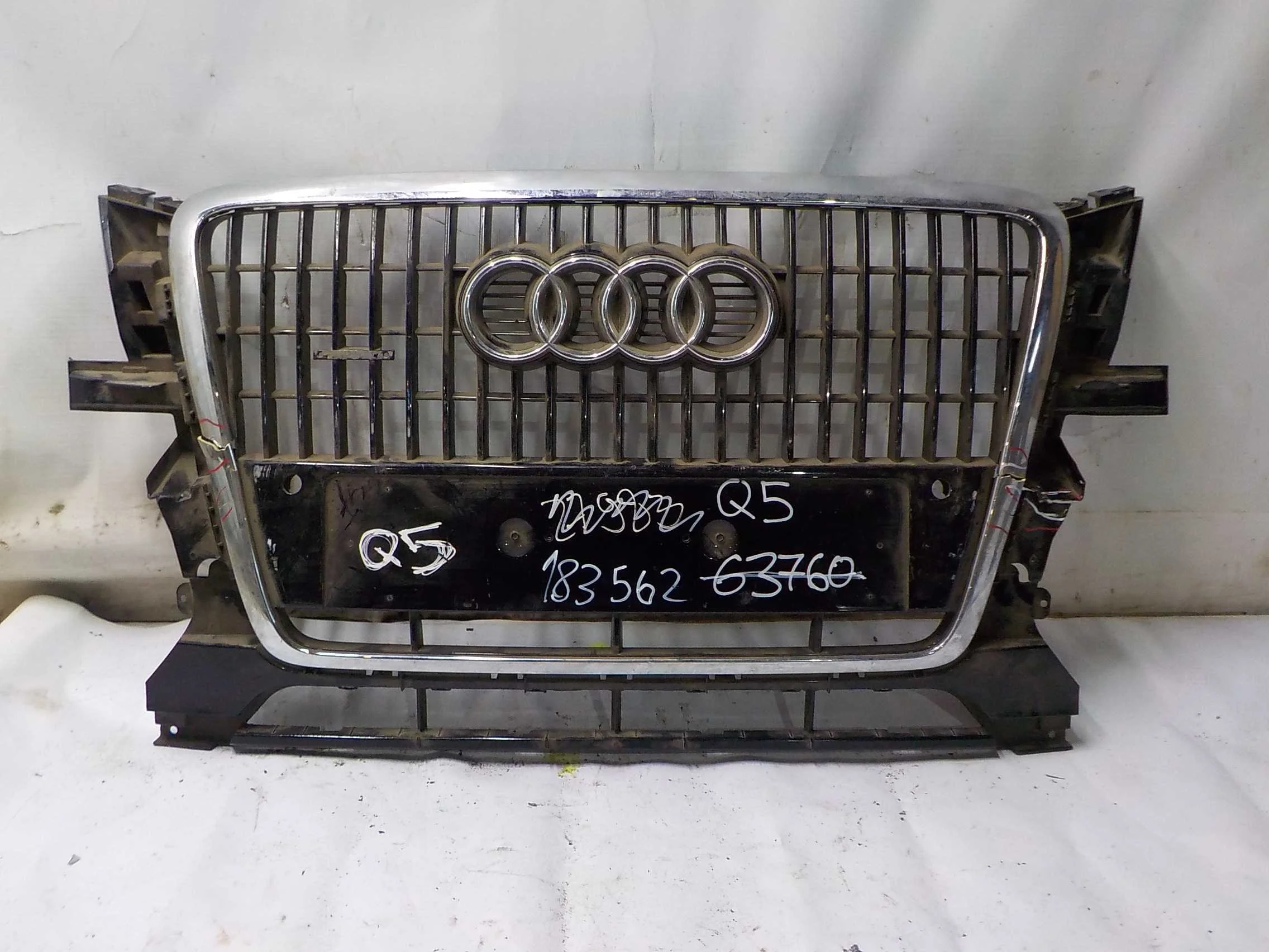 Решетка радиатора Audi Q5 I (2008—2012)
