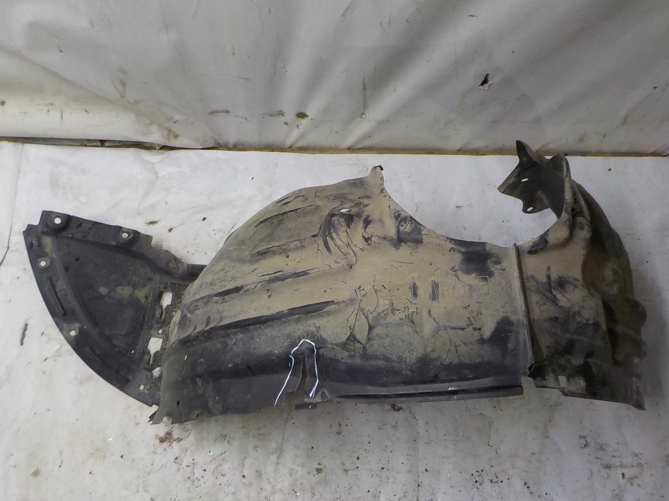 Подкрылок Mazda CX-5 II (2017—2022) Перед Лево