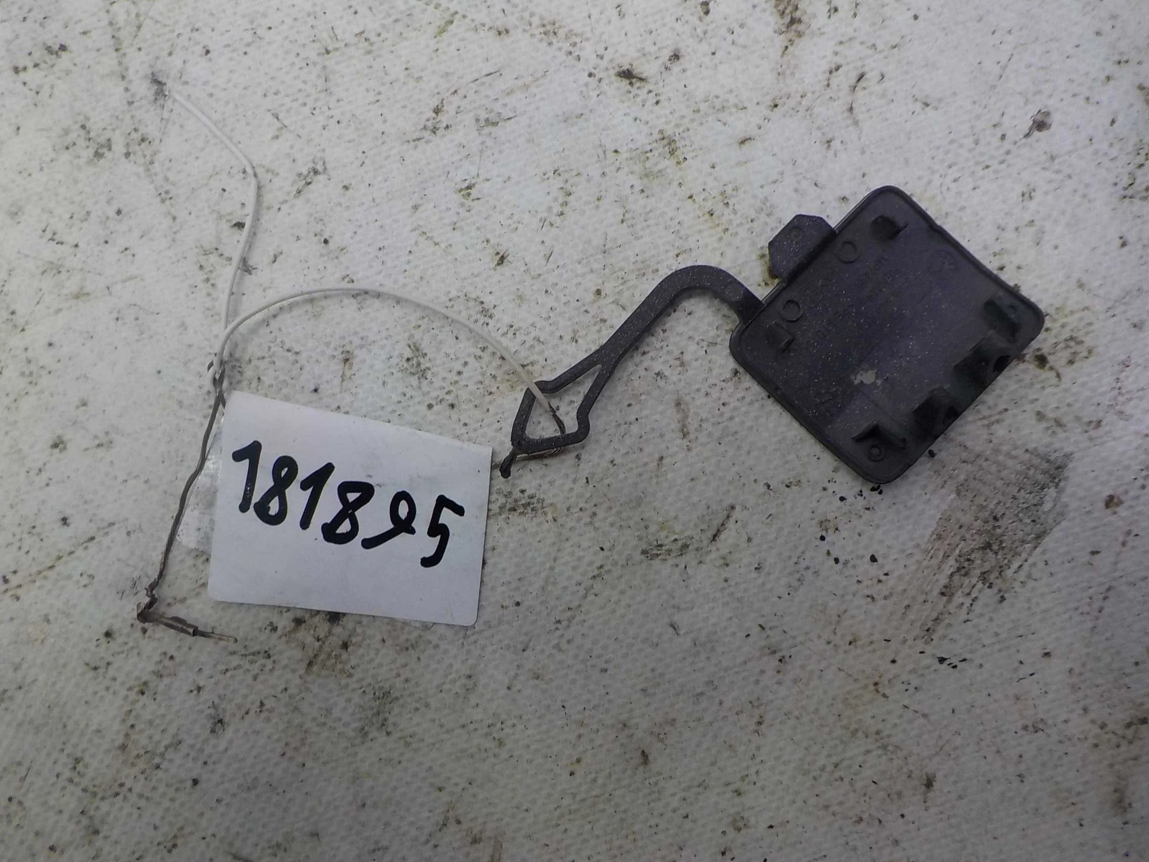 Заглушка буксировочного крюка Renault Captur I (2012—2017) Зад